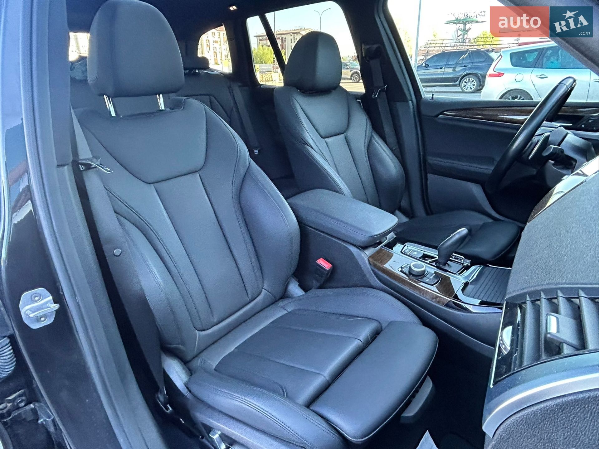 BMW X3 2019 VIN 5UXTR7C54KLF35516 фото оголошення 10 з 20