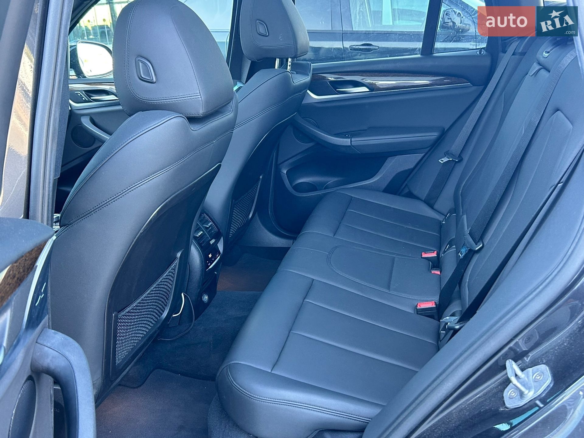 BMW X3 2019 VIN 5UXTR7C54KLF35516 фото оголошення 12 з 20