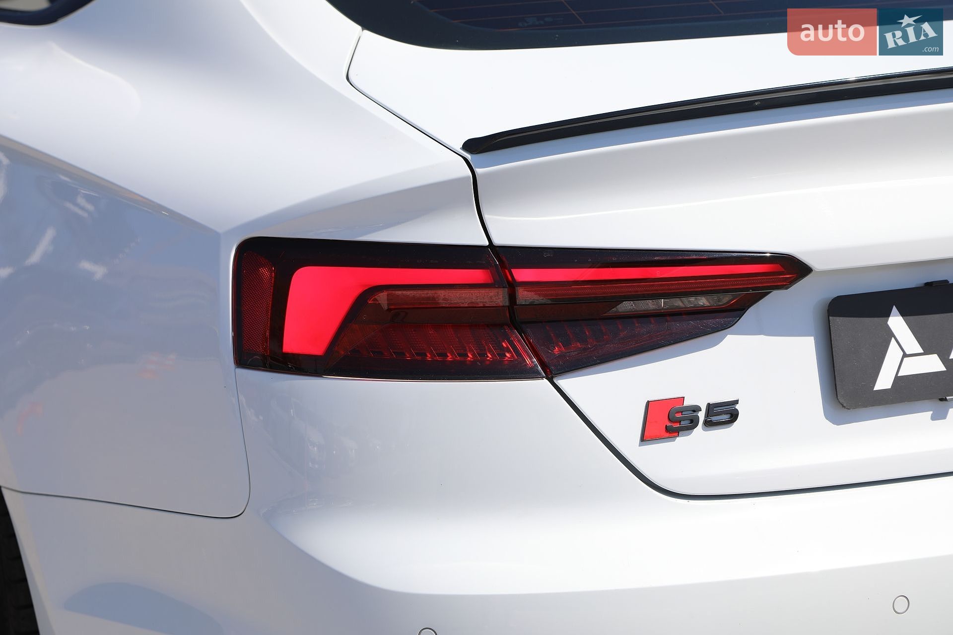 Audi S5 Sportback 2017 VIN WAUC4CF5XJA019704 фото оголошення 10 з 37