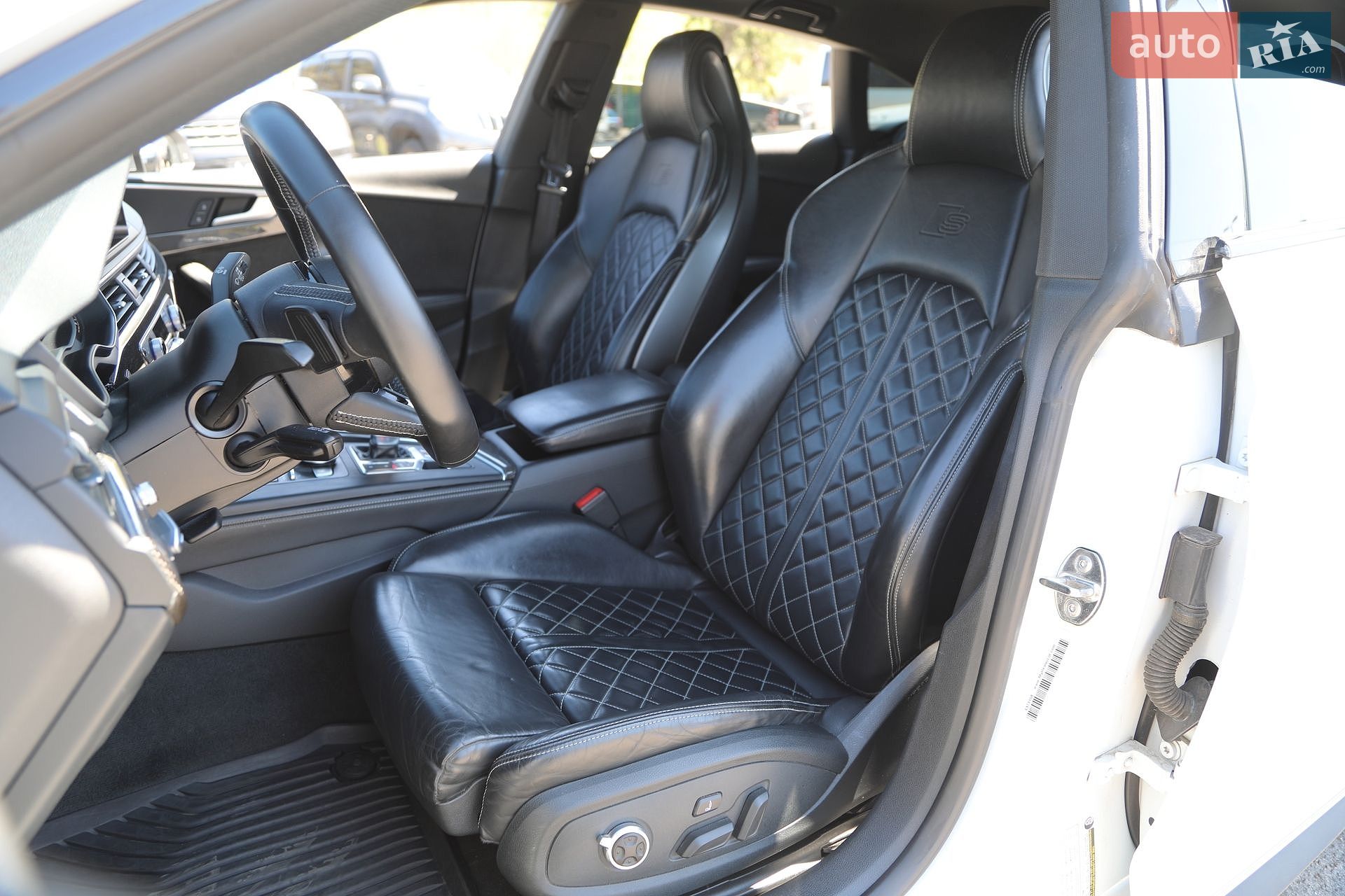 Audi S5 Sportback 2017 VIN WAUC4CF5XJA019704 фото оголошення 14 з 37
