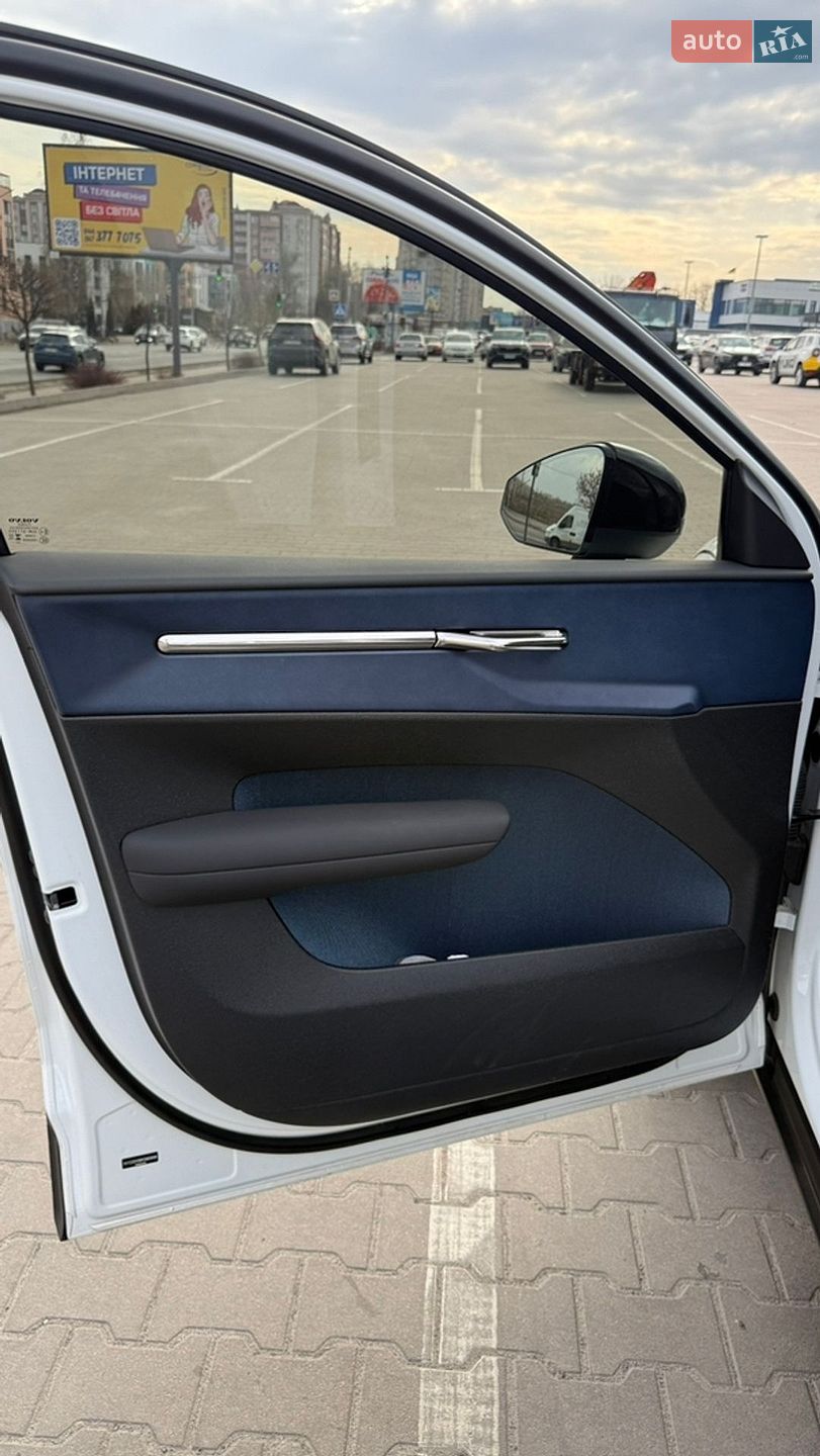 Volvo Ex30 2023 VIN YV12ZEK90RS003080 фото оголошення 18 з 34