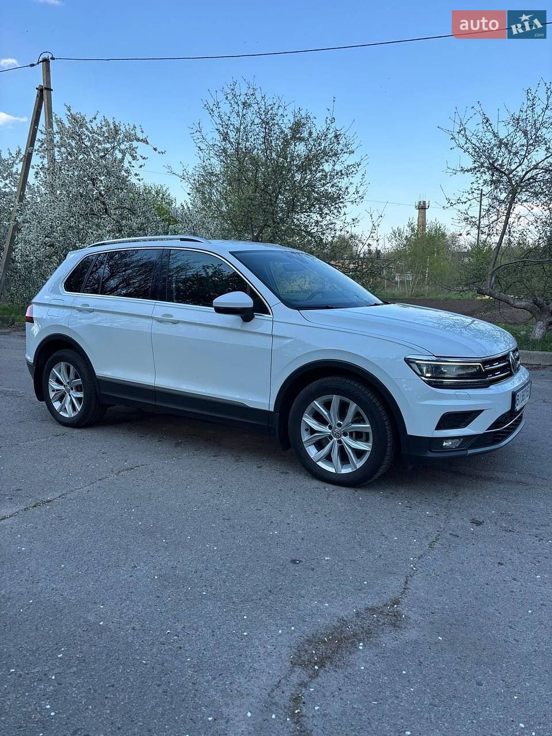 Volkswagen Tiguan 2018 VIN WVGZZZ5NZJW879974 фото оголошення 8 з 17