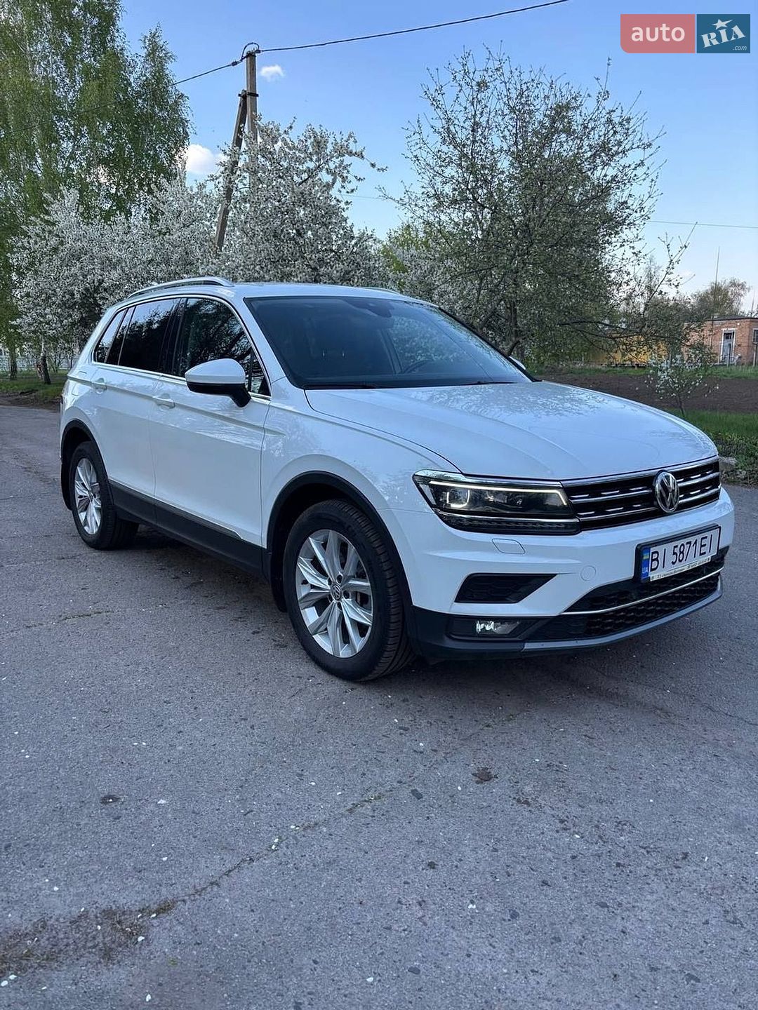 Volkswagen Tiguan 2018 VIN WVGZZZ5NZJW879974 фото оголошення 3 з 17