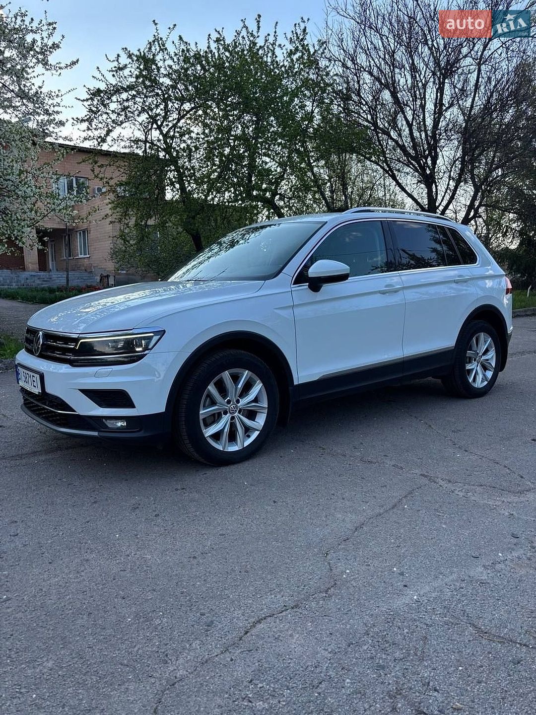 Volkswagen Tiguan 2018 VIN WVGZZZ5NZJW879974 фото оголошення 7 з 17