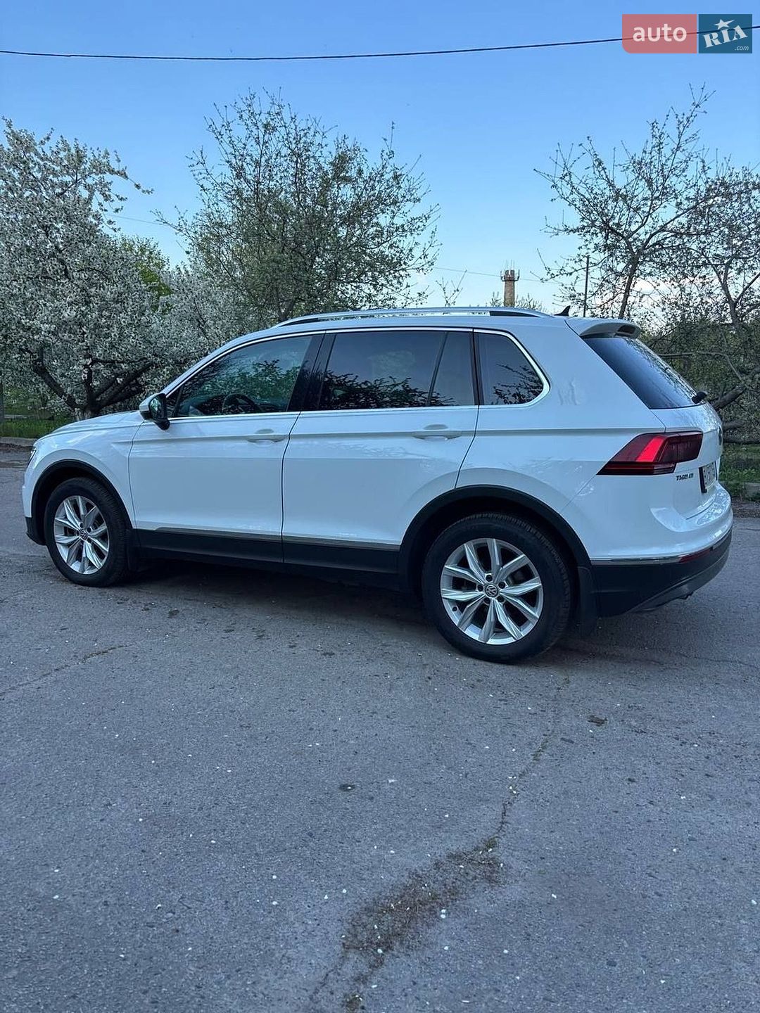 Volkswagen Tiguan 2018 VIN WVGZZZ5NZJW879974 фото оголошення 9 з 17