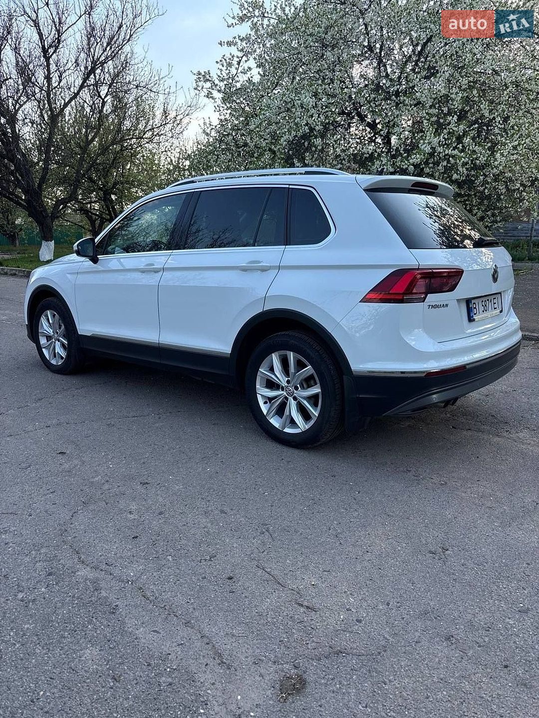 Volkswagen Tiguan 2018 VIN WVGZZZ5NZJW879974 фото оголошення 4 з 17