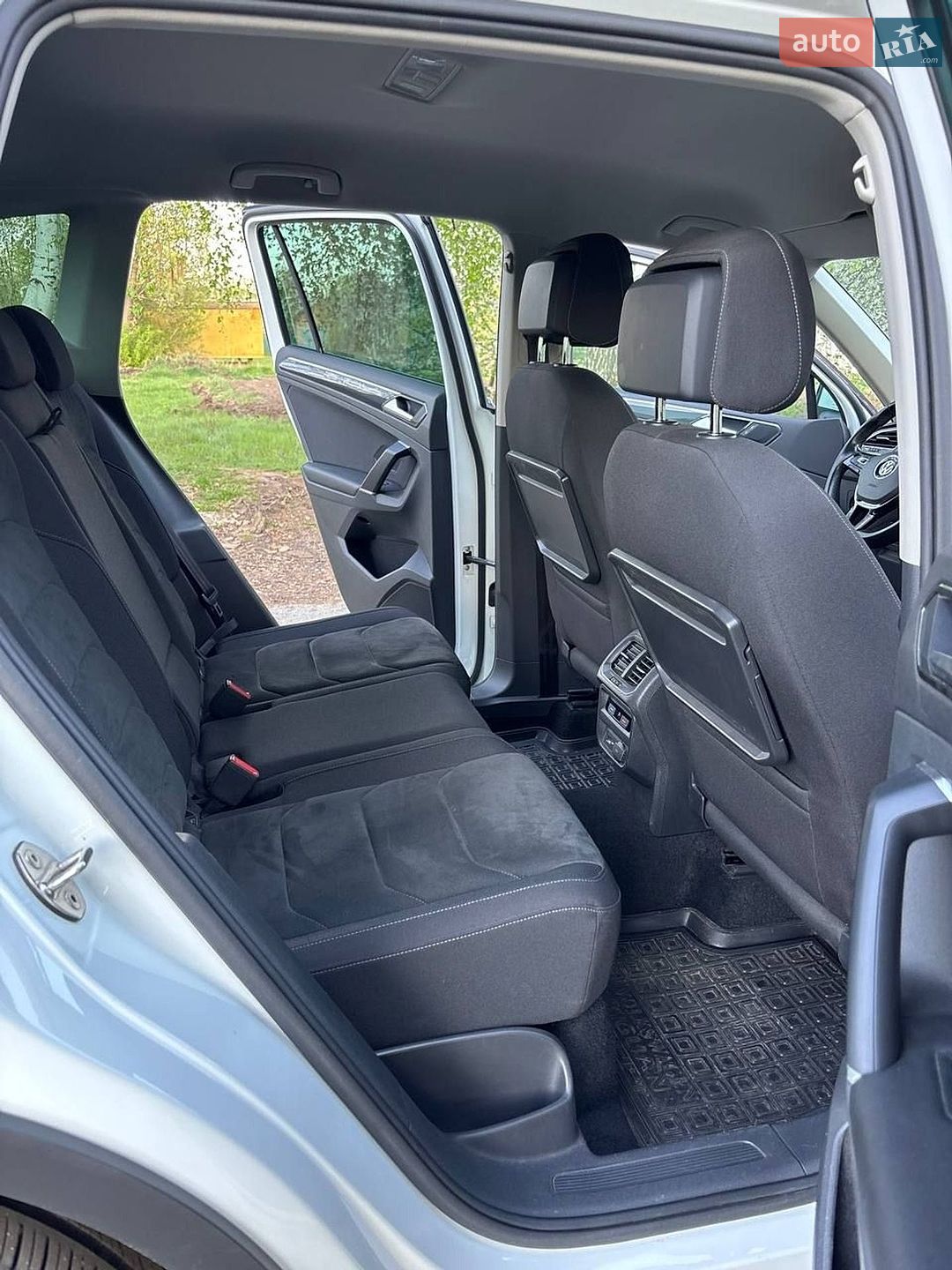 Volkswagen Tiguan 2018 VIN WVGZZZ5NZJW879974 фото оголошення 15 з 17