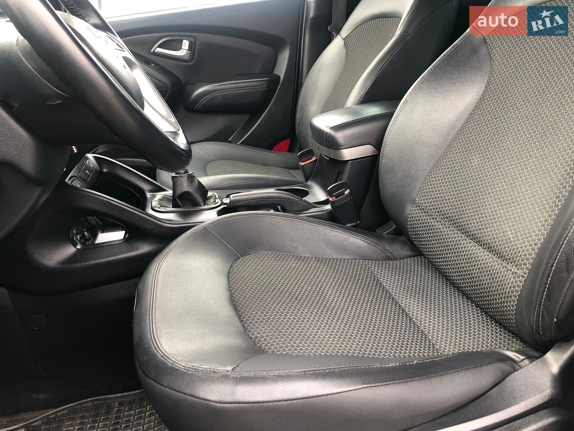 Hyundai ix35 2012 VIN TMAJU81VCCJ274724 фото оголошення 25 з 32