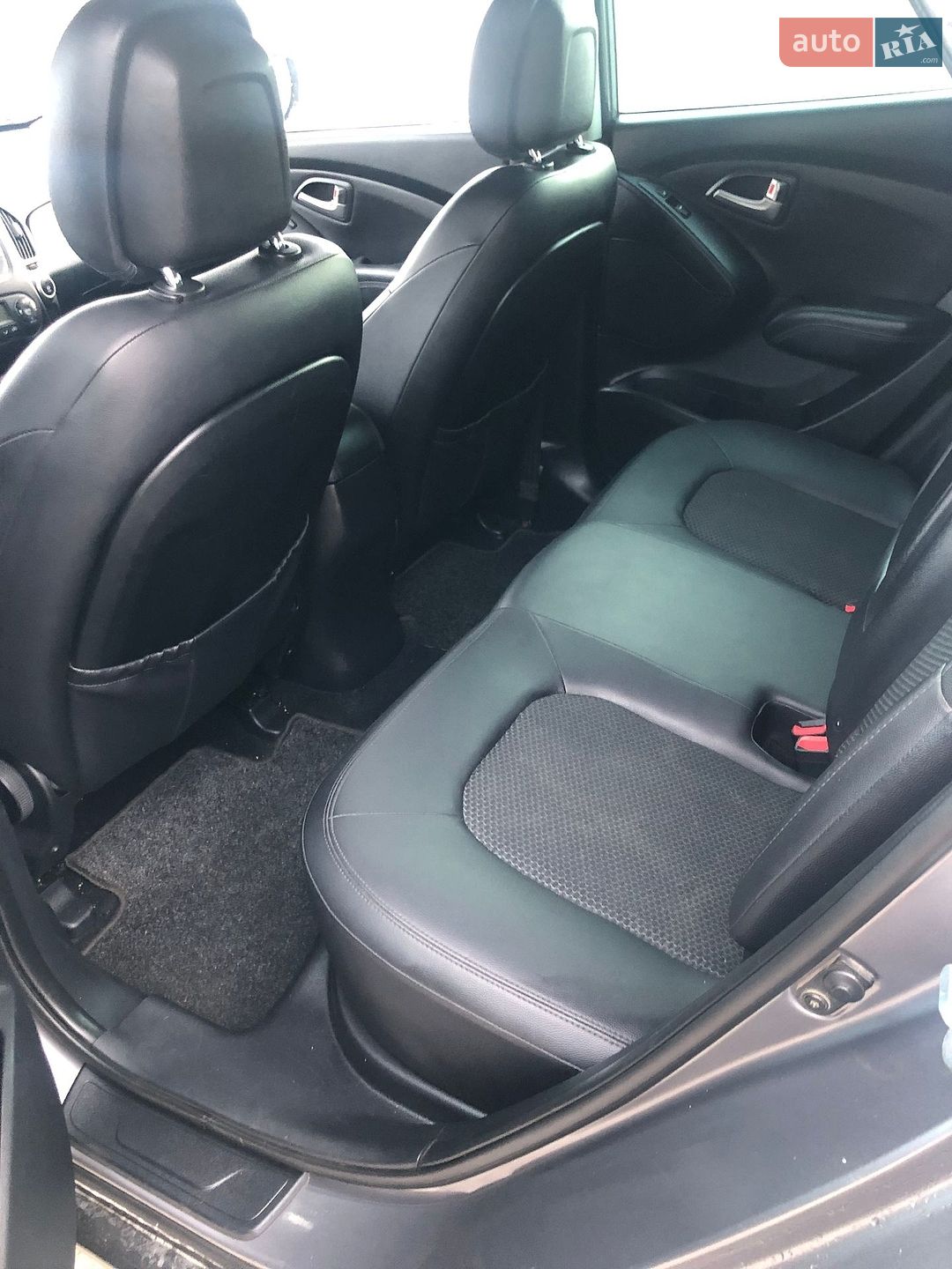 Hyundai ix35 2012 VIN TMAJU81VCCJ274724 фото оголошення 28 з 32