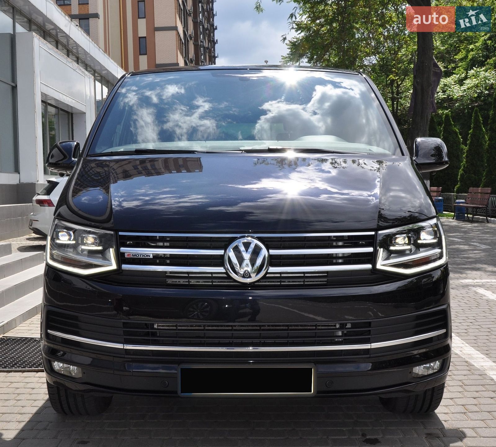 Volkswagen Multivan 2015 VIN WV2ZZZ7HZGH006930 фото оголошення 12 з 41