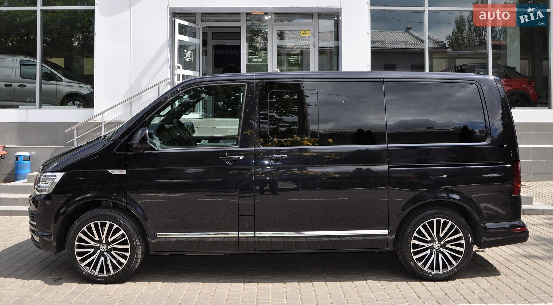 Volkswagen Multivan 2015 VIN WV2ZZZ7HZGH006930 фото оголошення 10 з 41