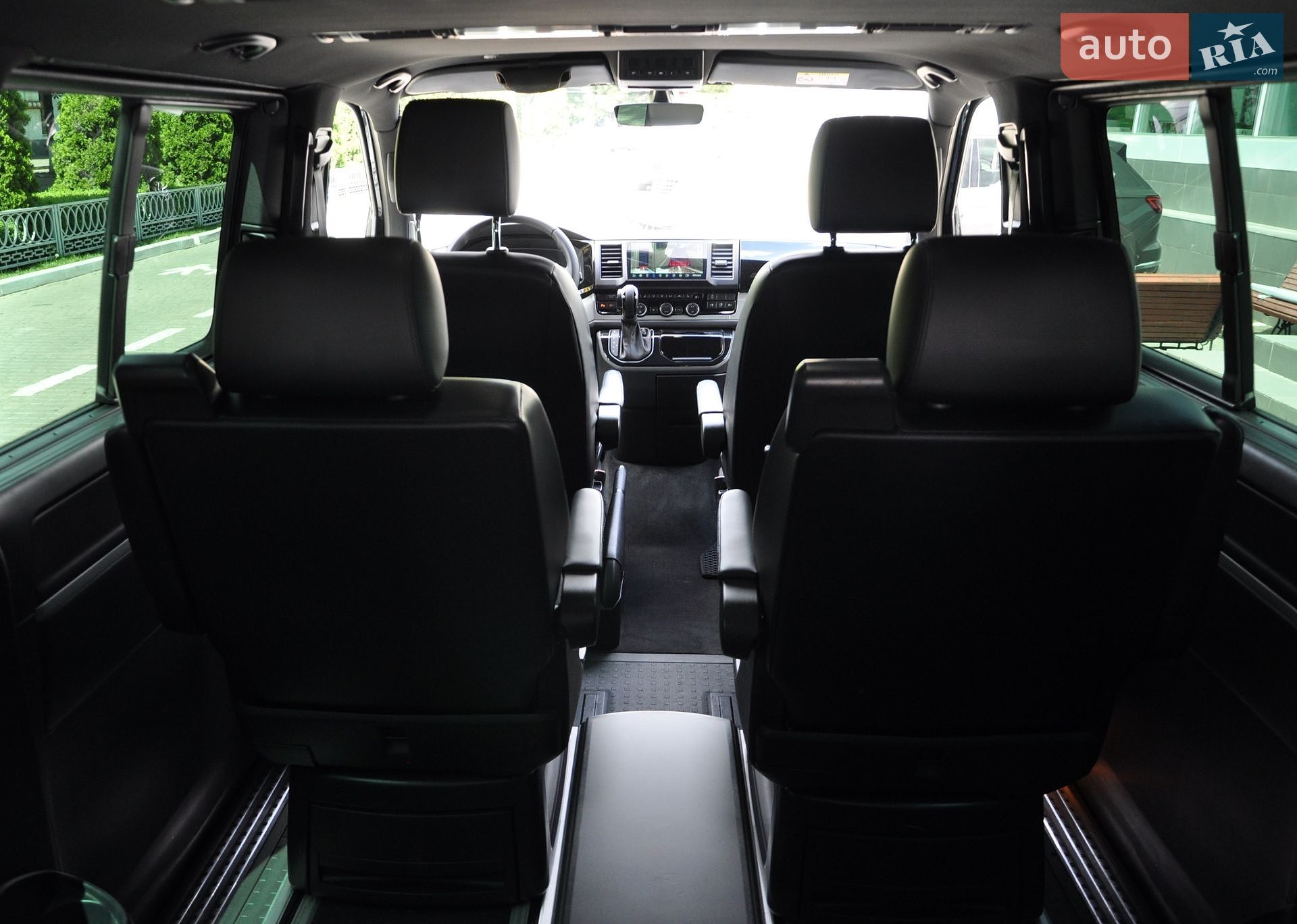 Volkswagen Multivan 2015 VIN WV2ZZZ7HZGH006930 фото оголошення 16 з 41