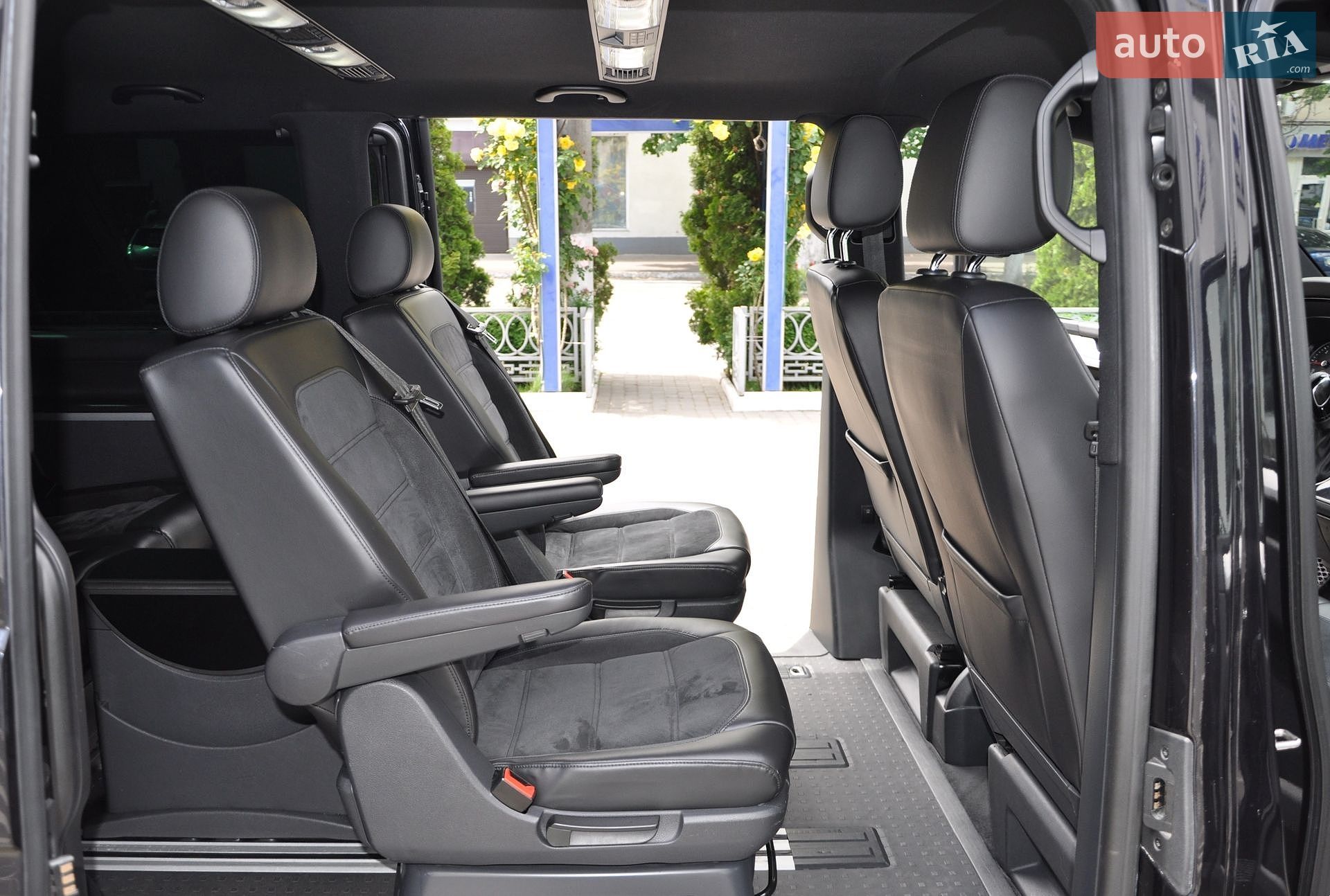 Volkswagen Multivan 2015 VIN WV2ZZZ7HZGH006930 фото оголошення 23 з 41