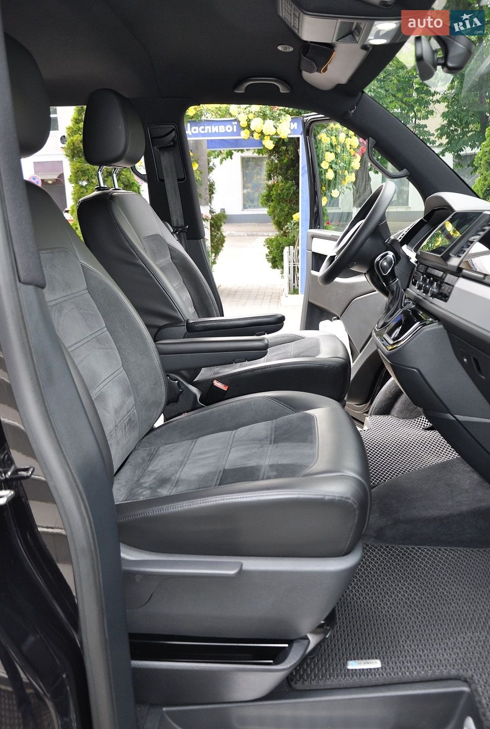 Volkswagen Multivan 2015 VIN WV2ZZZ7HZGH006930 фото оголошення 28 з 41