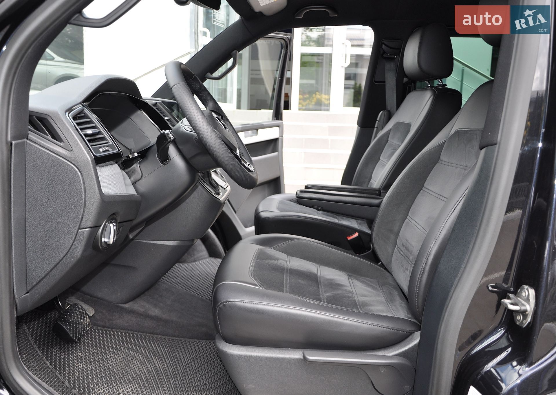 Volkswagen Multivan 2015 VIN WV2ZZZ7HZGH006930 фото оголошення 31 з 41