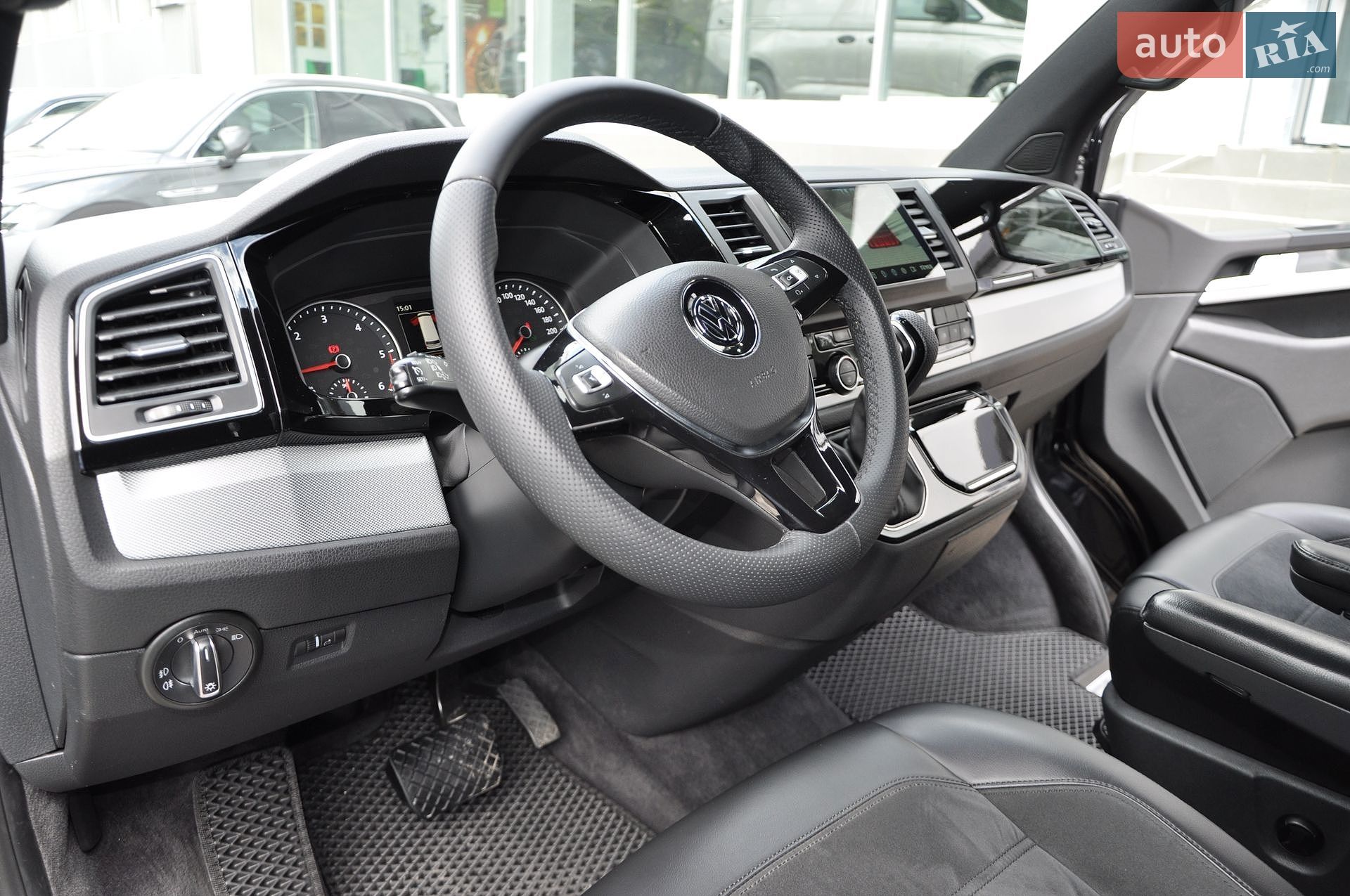 Volkswagen Multivan 2015 VIN WV2ZZZ7HZGH006930 фото оголошення 30 з 41