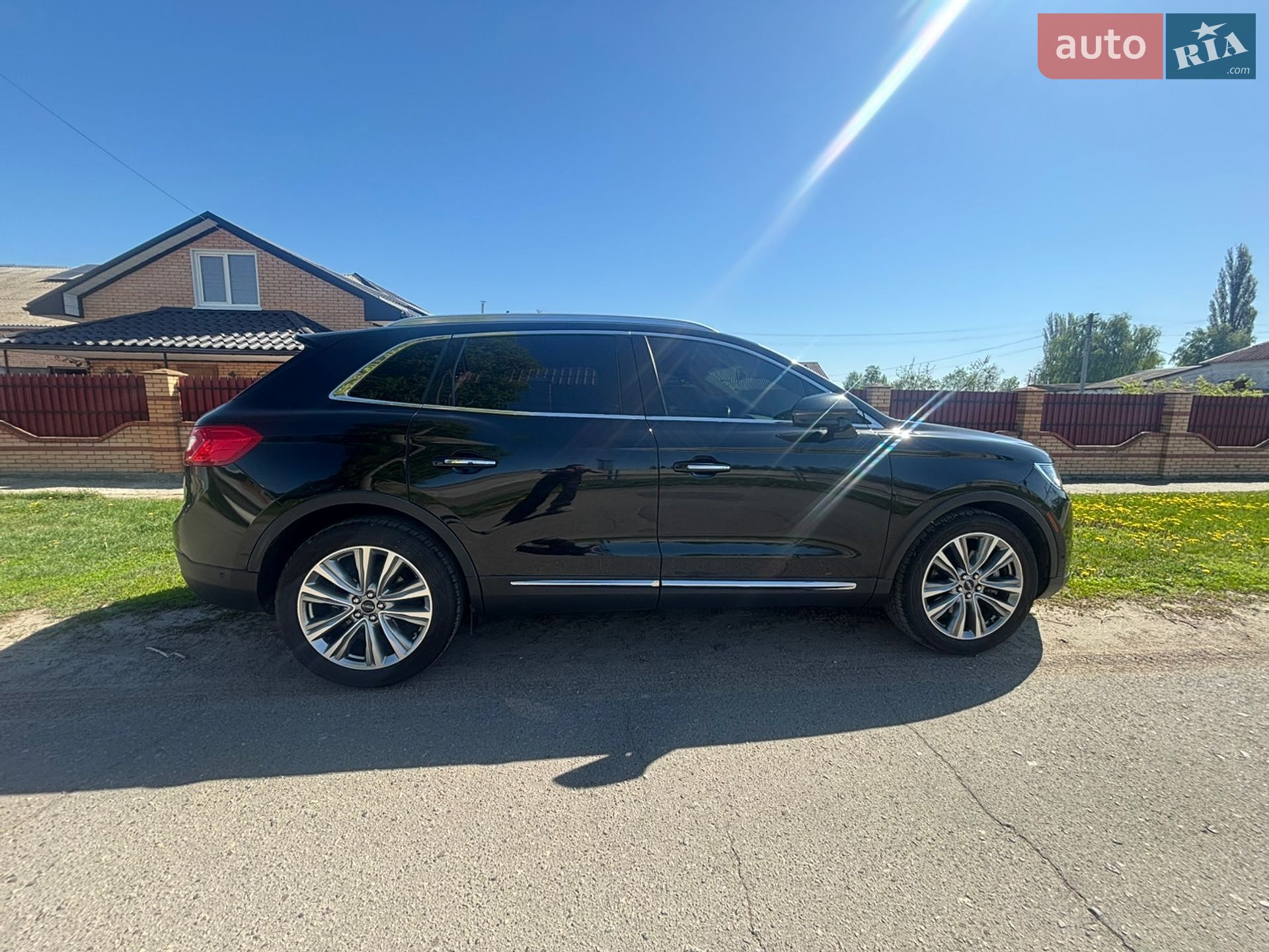 Lincoln MKX 2018 VIN 2LMPJ8LP2JBL48031 фото оголошення 3 з 28