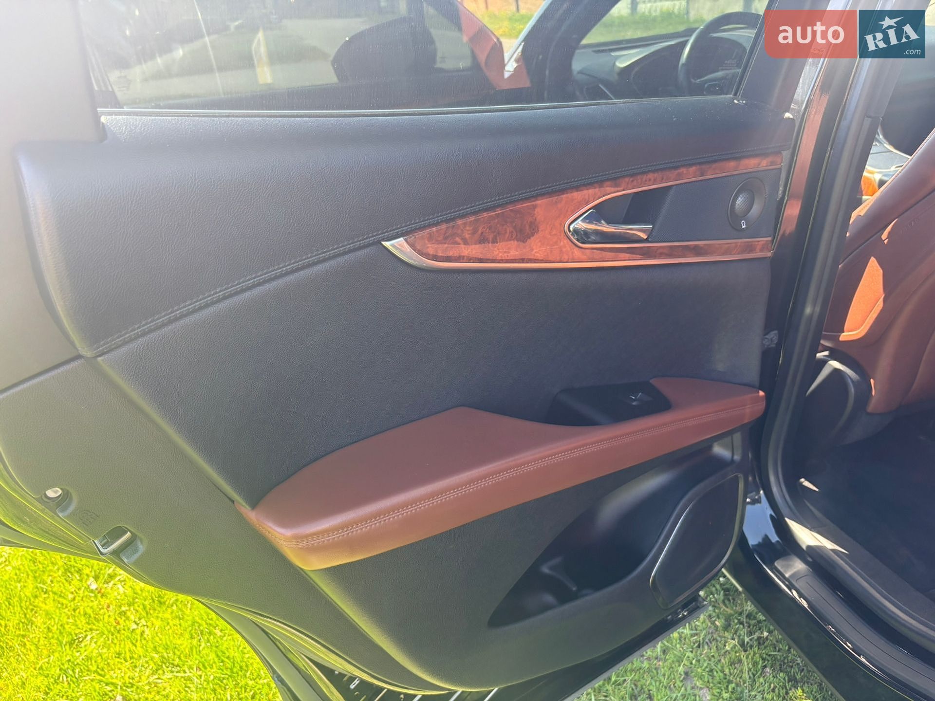 Lincoln MKX 2018 VIN 2LMPJ8LP2JBL48031 фото оголошення 12 з 28