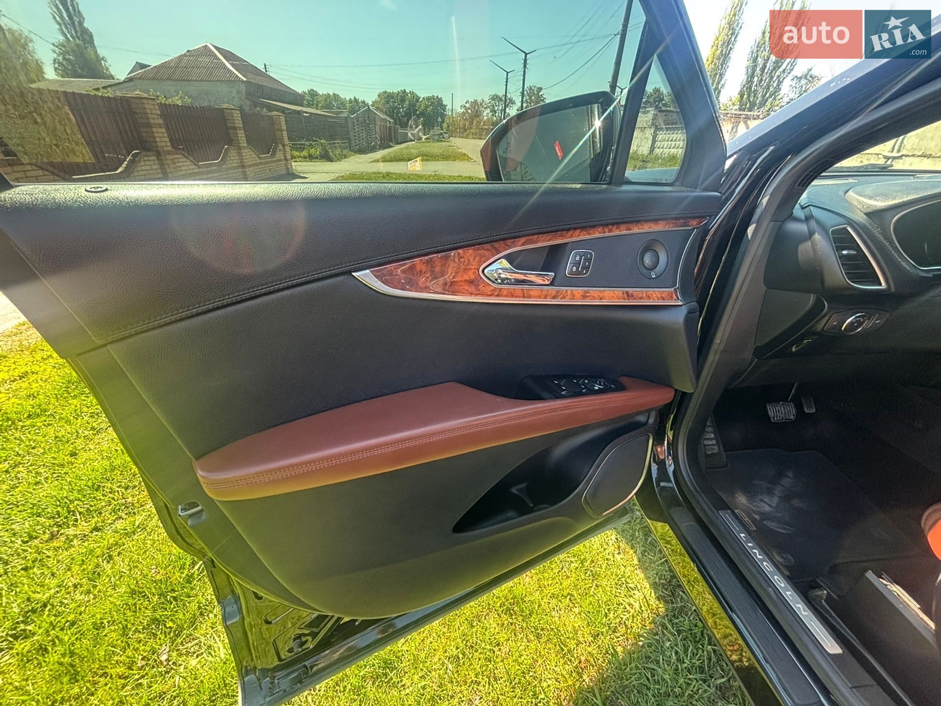 Lincoln MKX 2018 VIN 2LMPJ8LP2JBL48031 фото оголошення 14 з 28