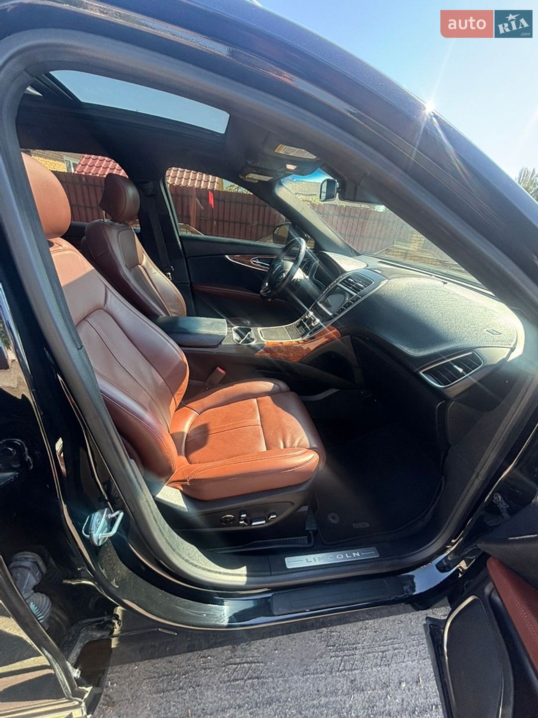 Lincoln MKX 2018 VIN 2LMPJ8LP2JBL48031 фото оголошення 17 з 28