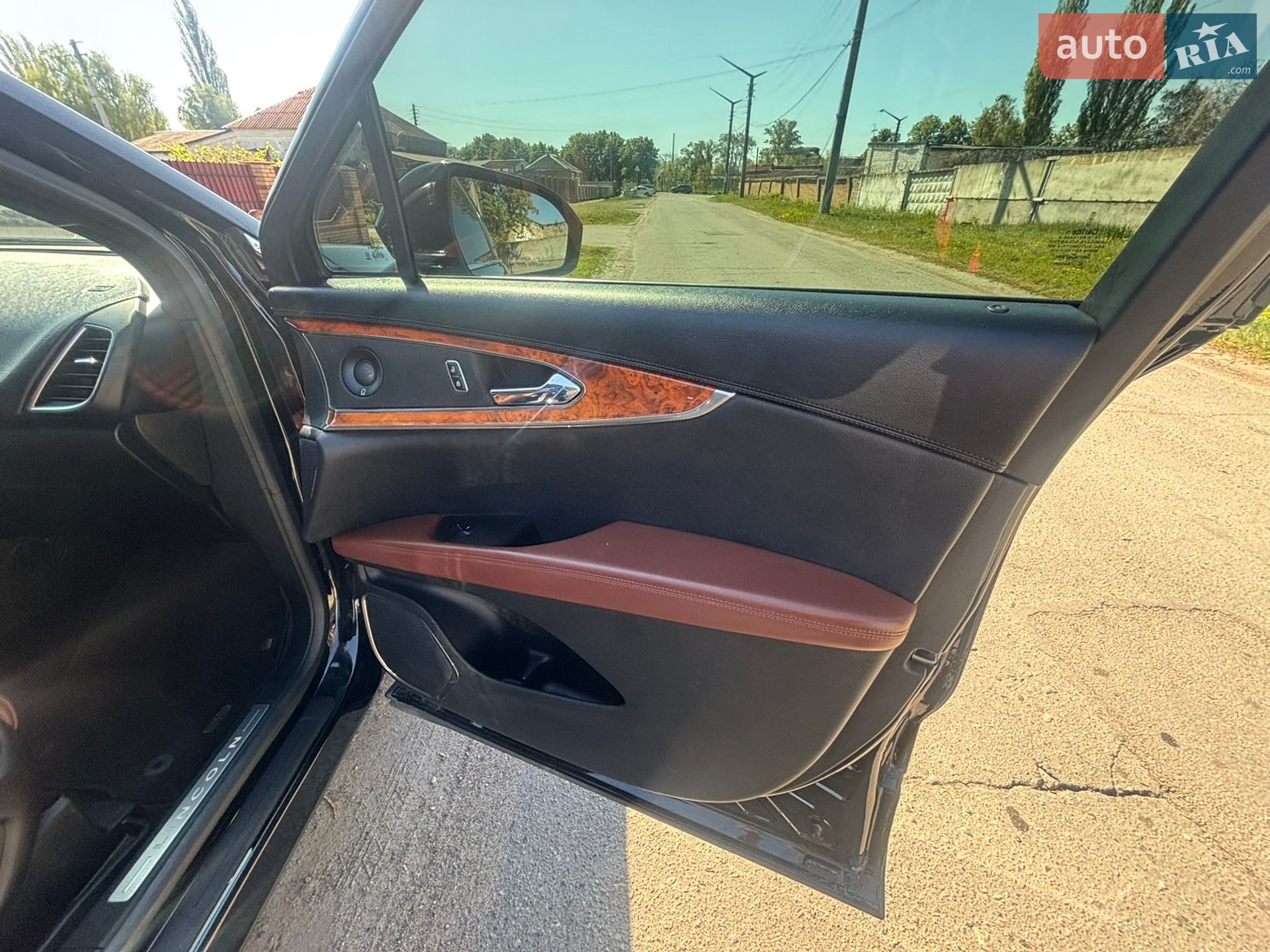 Lincoln MKX 2018 VIN 2LMPJ8LP2JBL48031 фото оголошення 18 з 28
