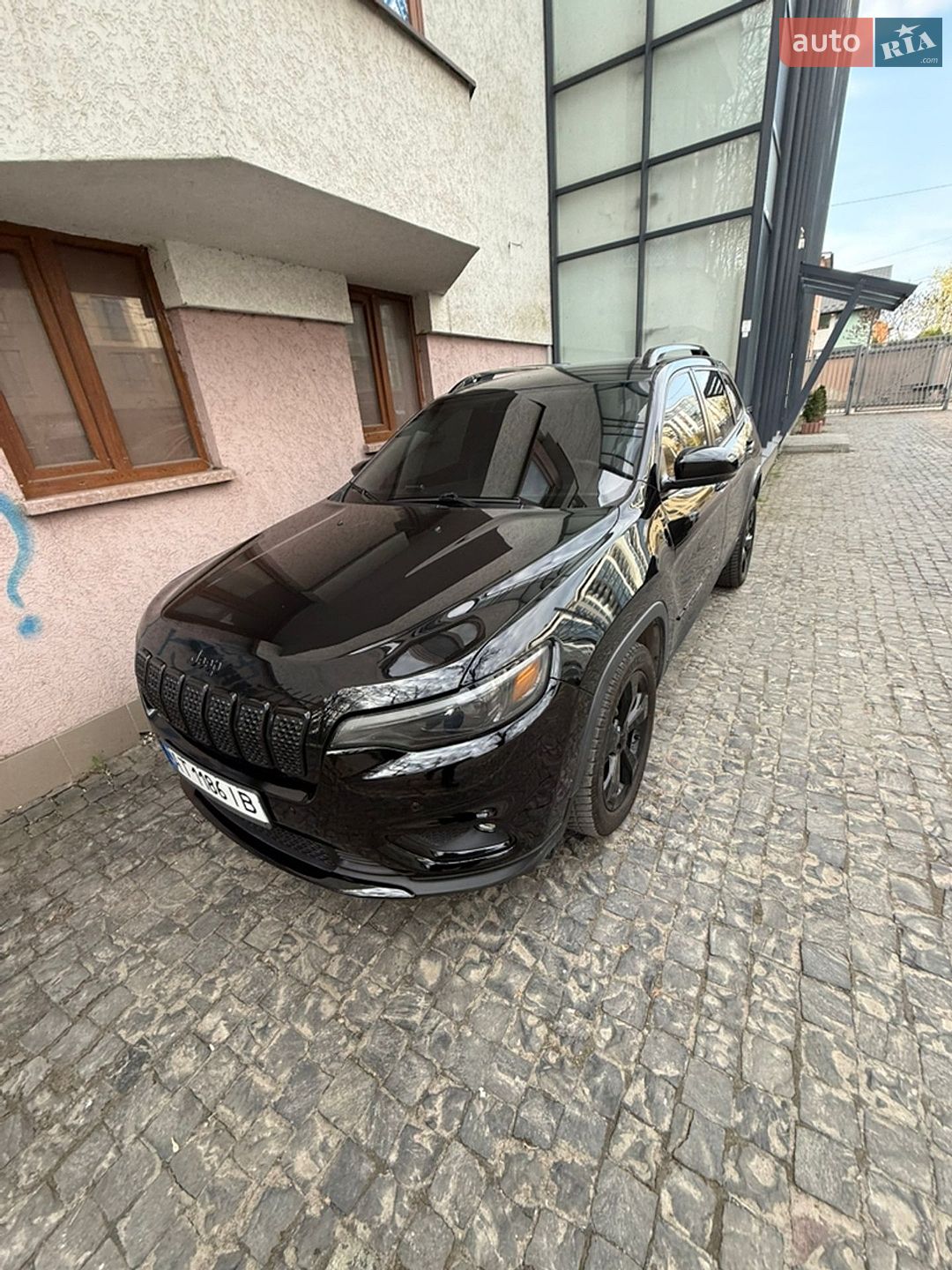 Jeep Cherokee 2019 VIN 1C4PJLLB2KD392923 фото оголошення 2 з 22