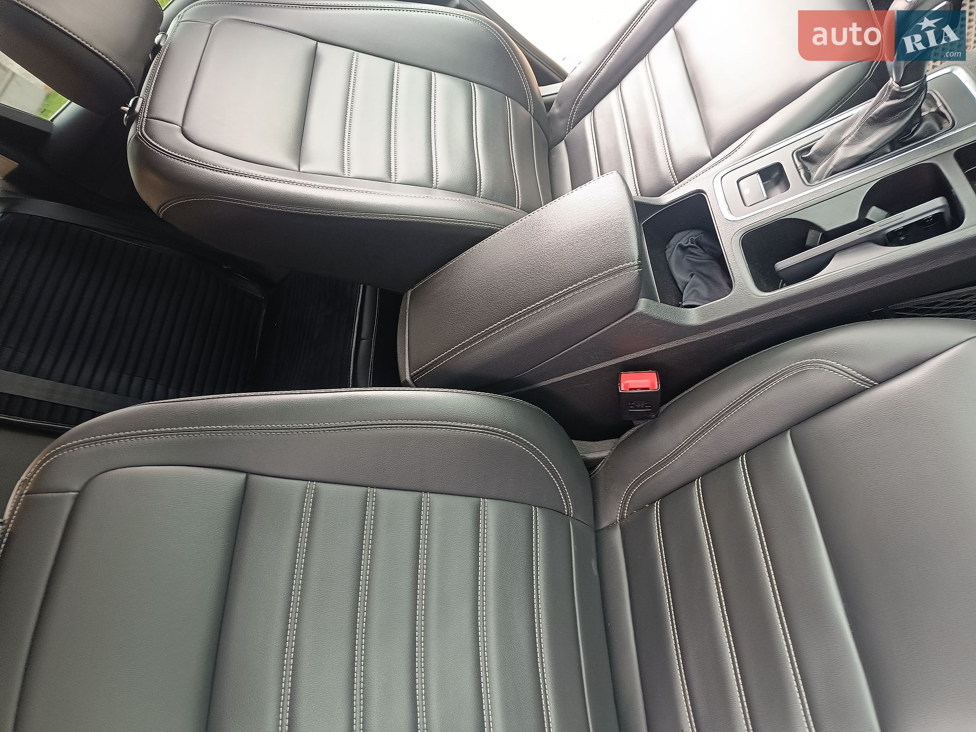 Ford Escape 2019 VIN 1FMCU9HD9KUC28597 фото оголошення 3 з 6