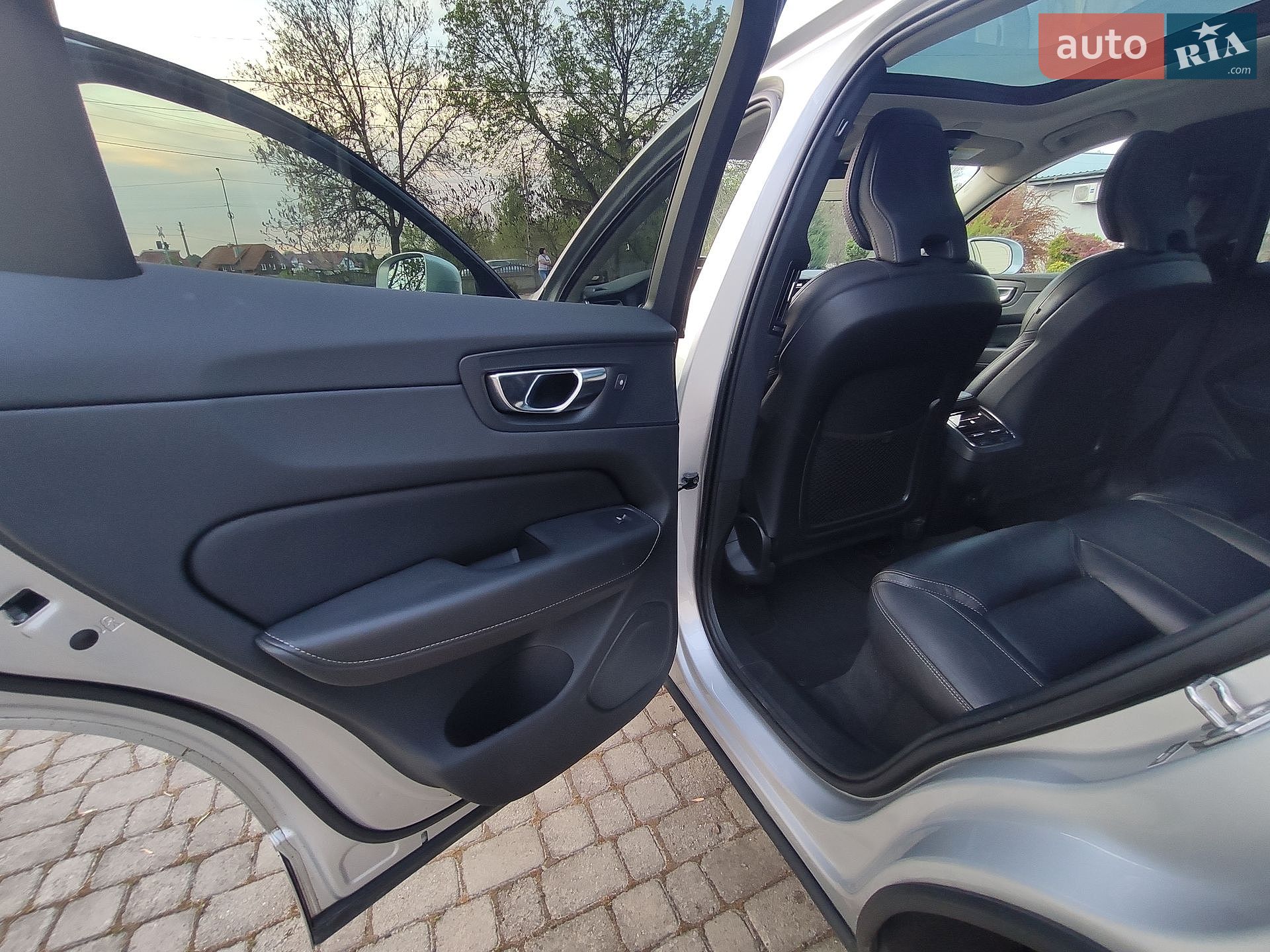 Volvo XC60 2021 VIN YV4102RL4M1876001 фото оголошення 56 з 67
