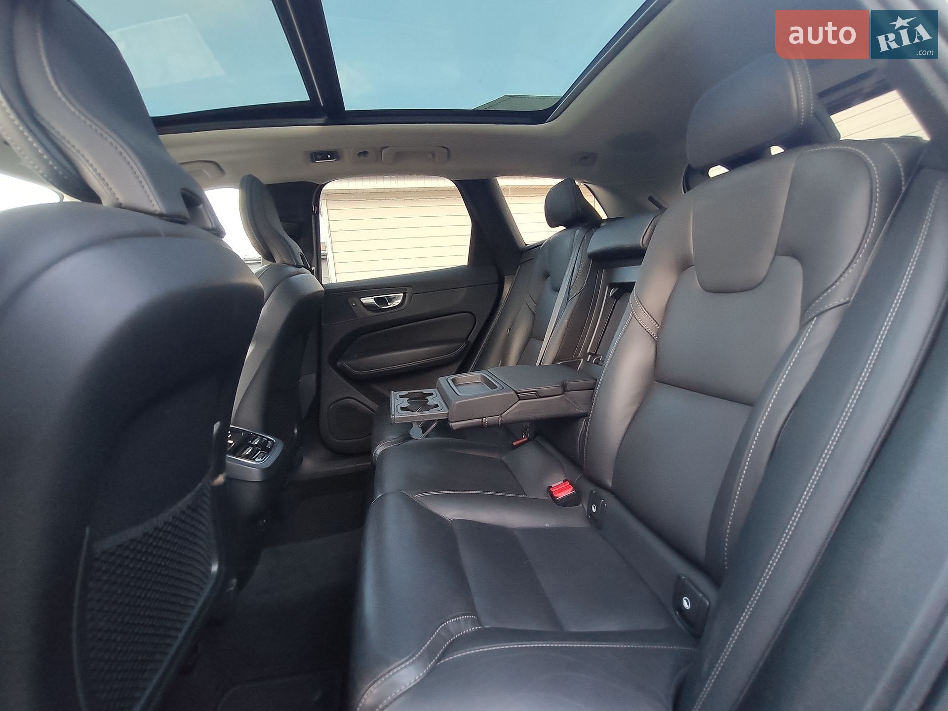 Volvo XC60 2021 VIN YV4102RL4M1876001 фото оголошення 59 з 67