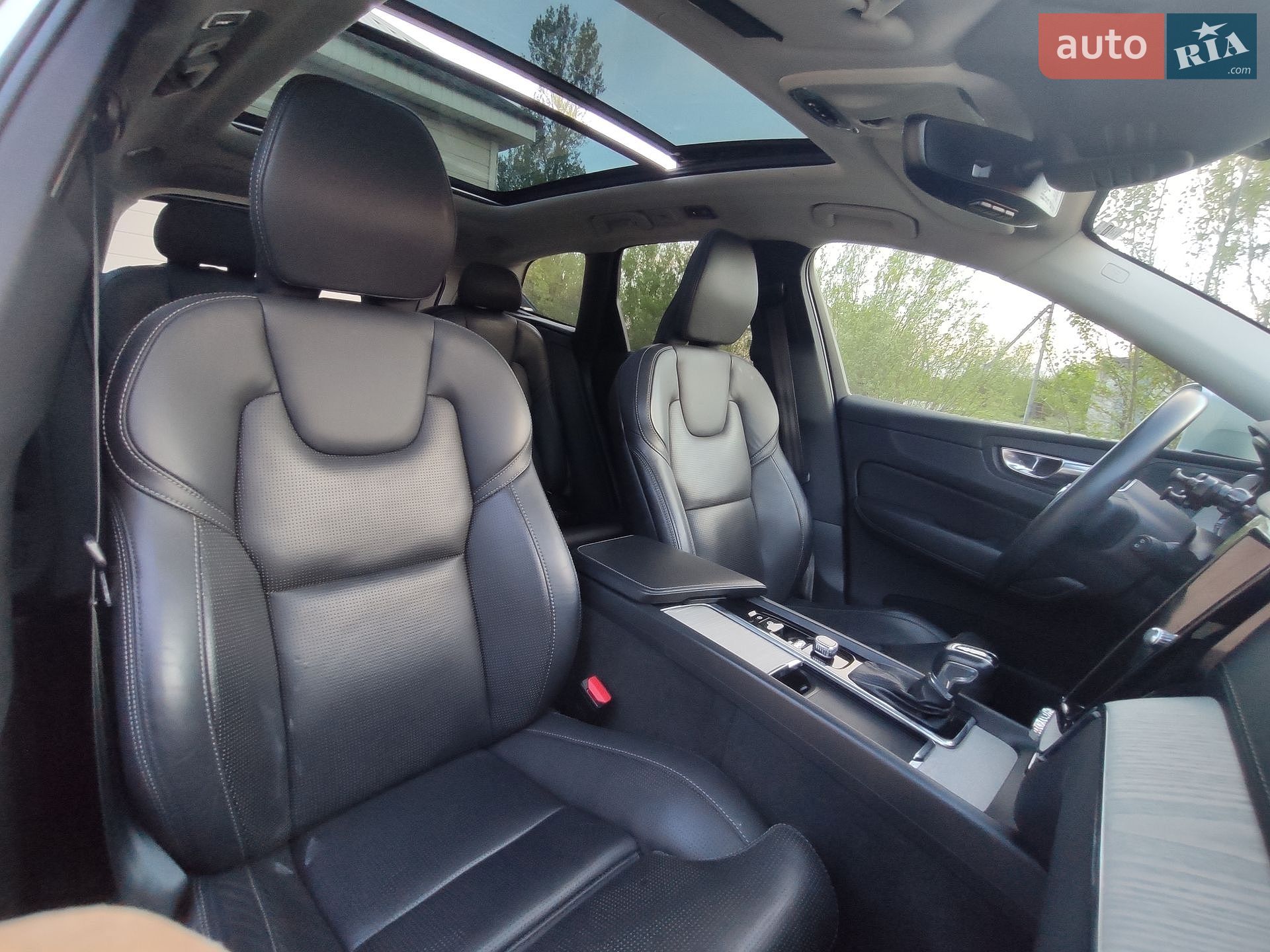 Volvo XC60 2021 VIN YV4102RL4M1876001 фото оголошення 17 з 67