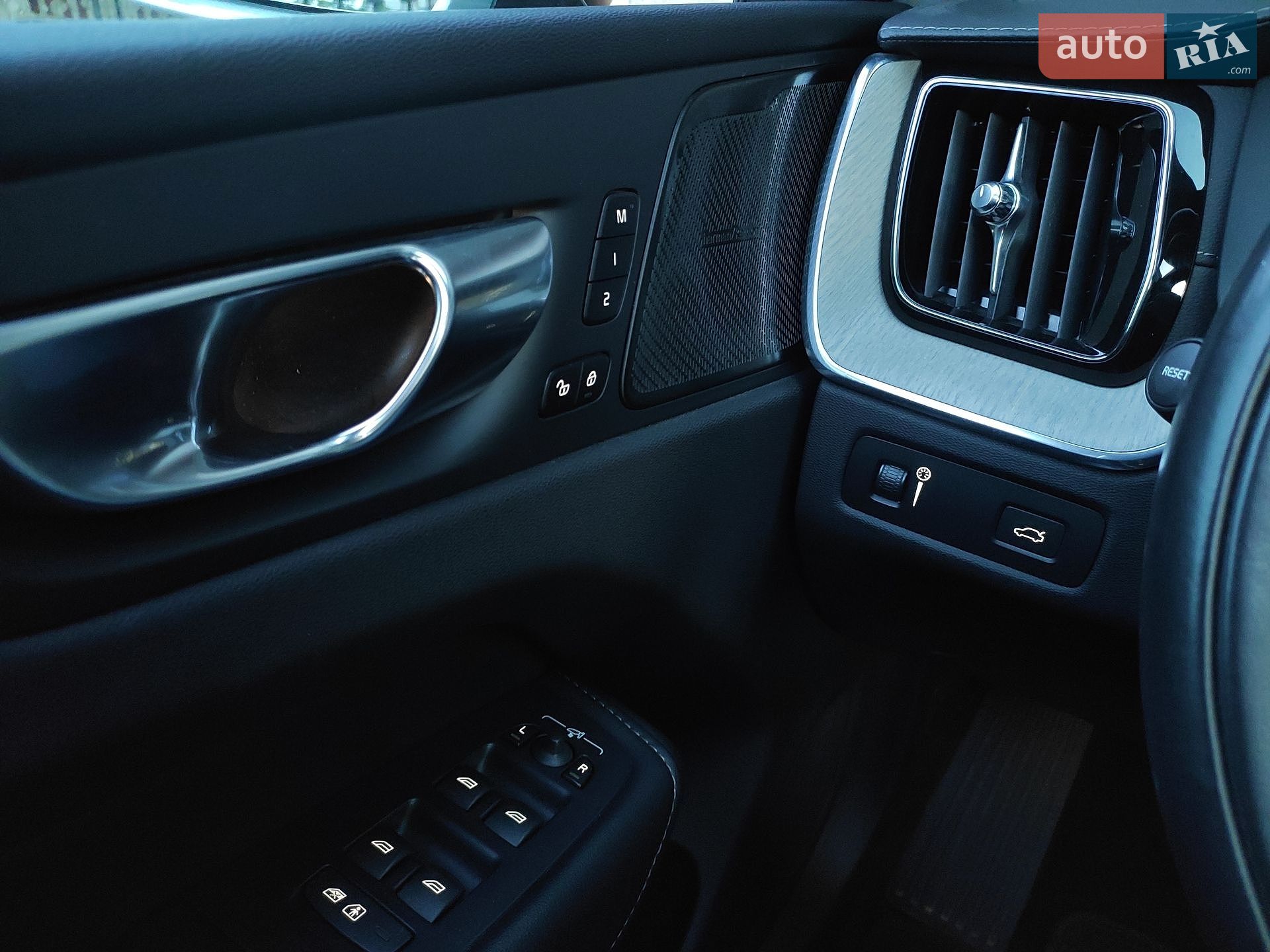 Volvo XC60 2021 VIN YV4102RL4M1876001 фото оголошення 43 з 67