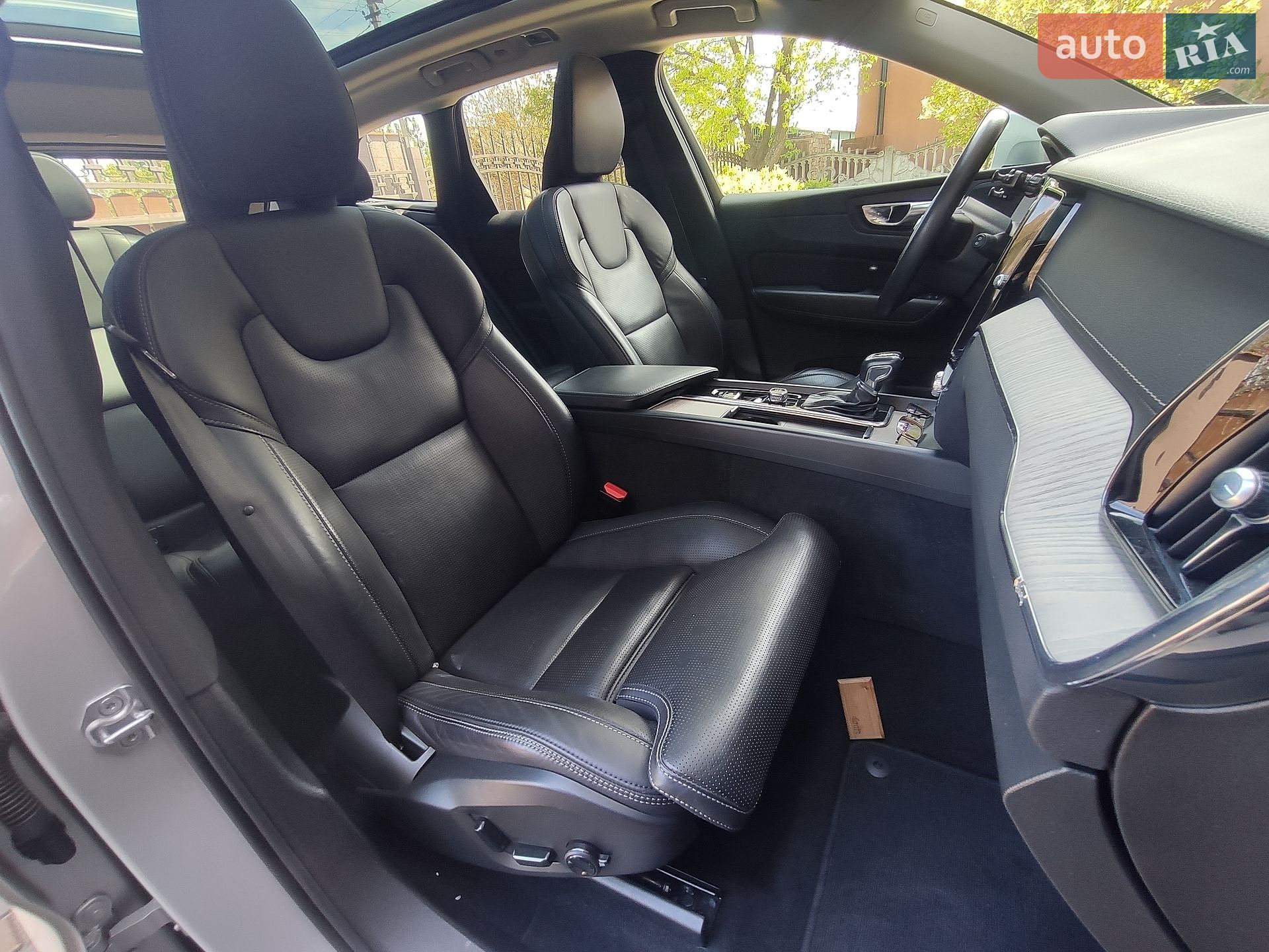 Volvo XC60 2021 VIN YV4102RL4M1876001 фото оголошення 53 з 67