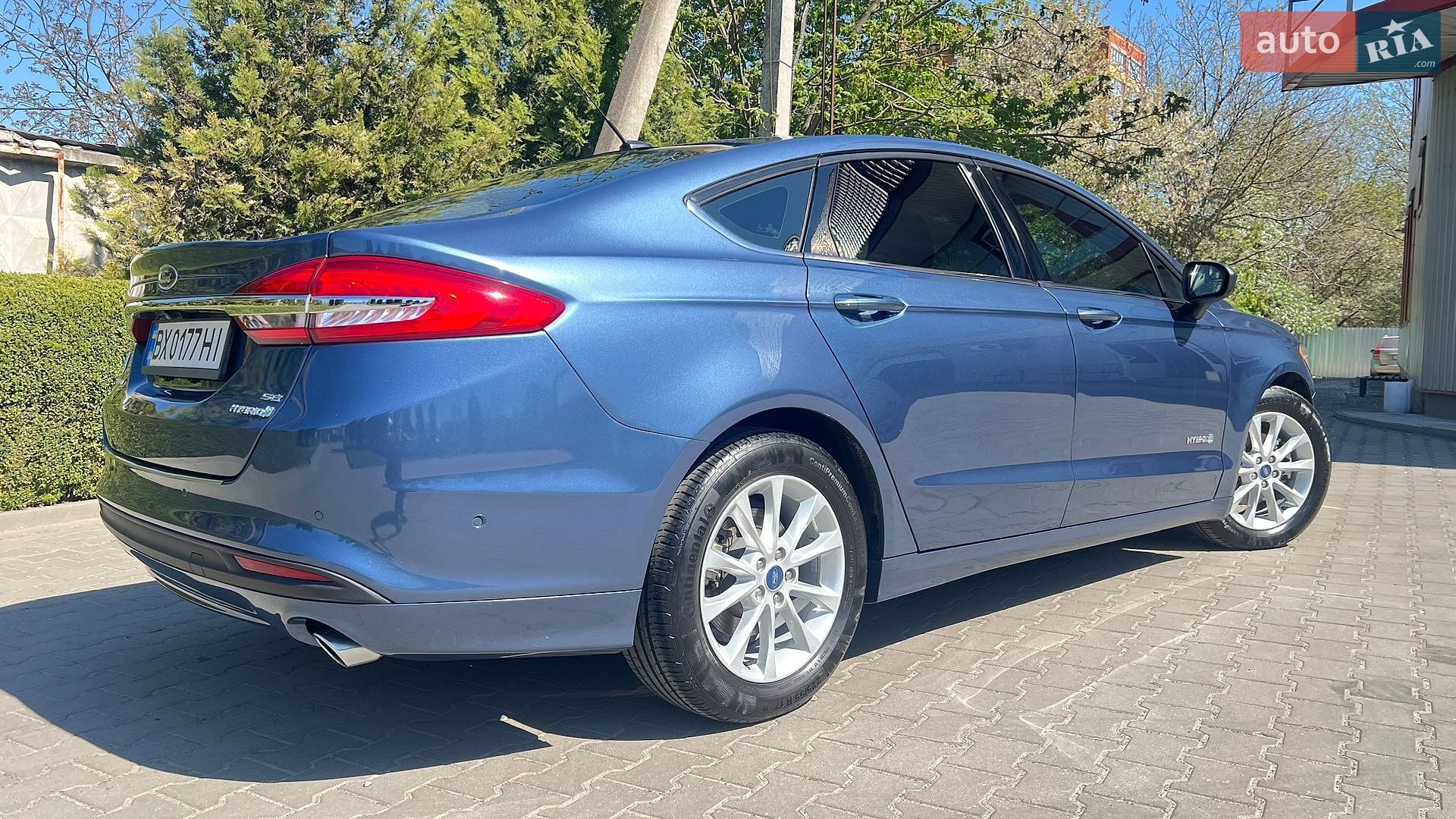 Ford Fusion 2018 VIN 3FA6P0LU7JR274582 фото оголошення 4 з 16