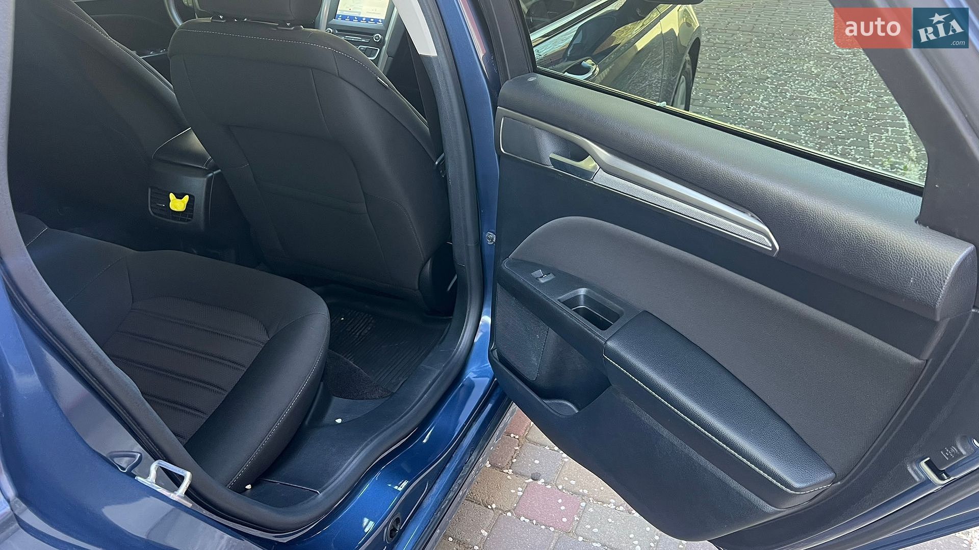 Ford Fusion 2018 VIN 3FA6P0LU7JR274582 фото оголошення 10 з 16