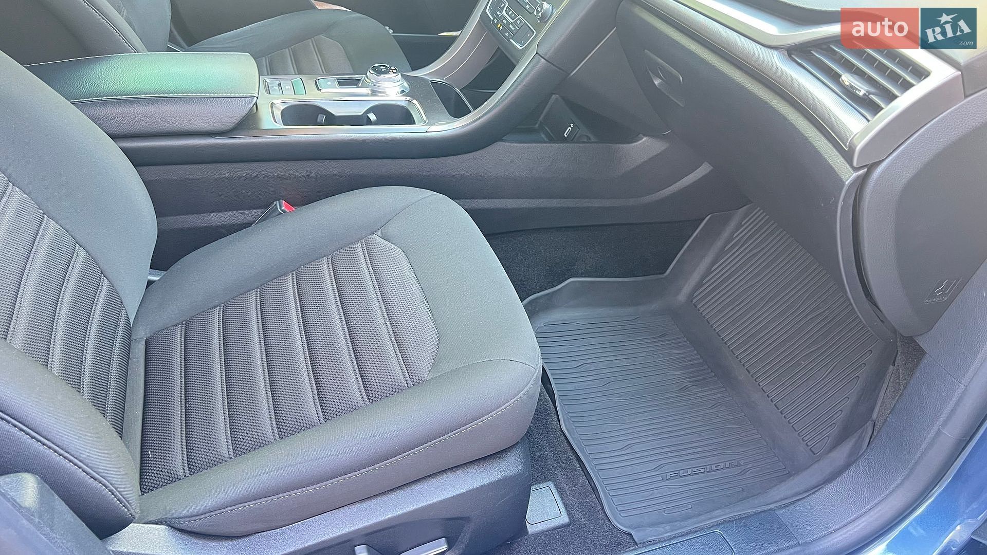 Ford Fusion 2018 VIN 3FA6P0LU7JR274582 фото оголошення 14 з 16