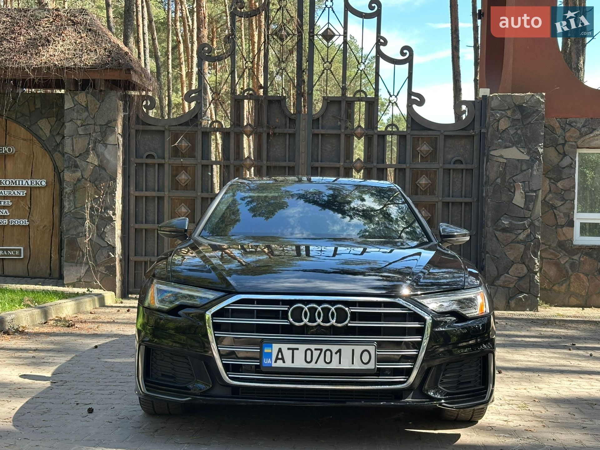 Audi A6 2018 VIN WAUL2AF24KN056273 фото оголошення 2 з 36