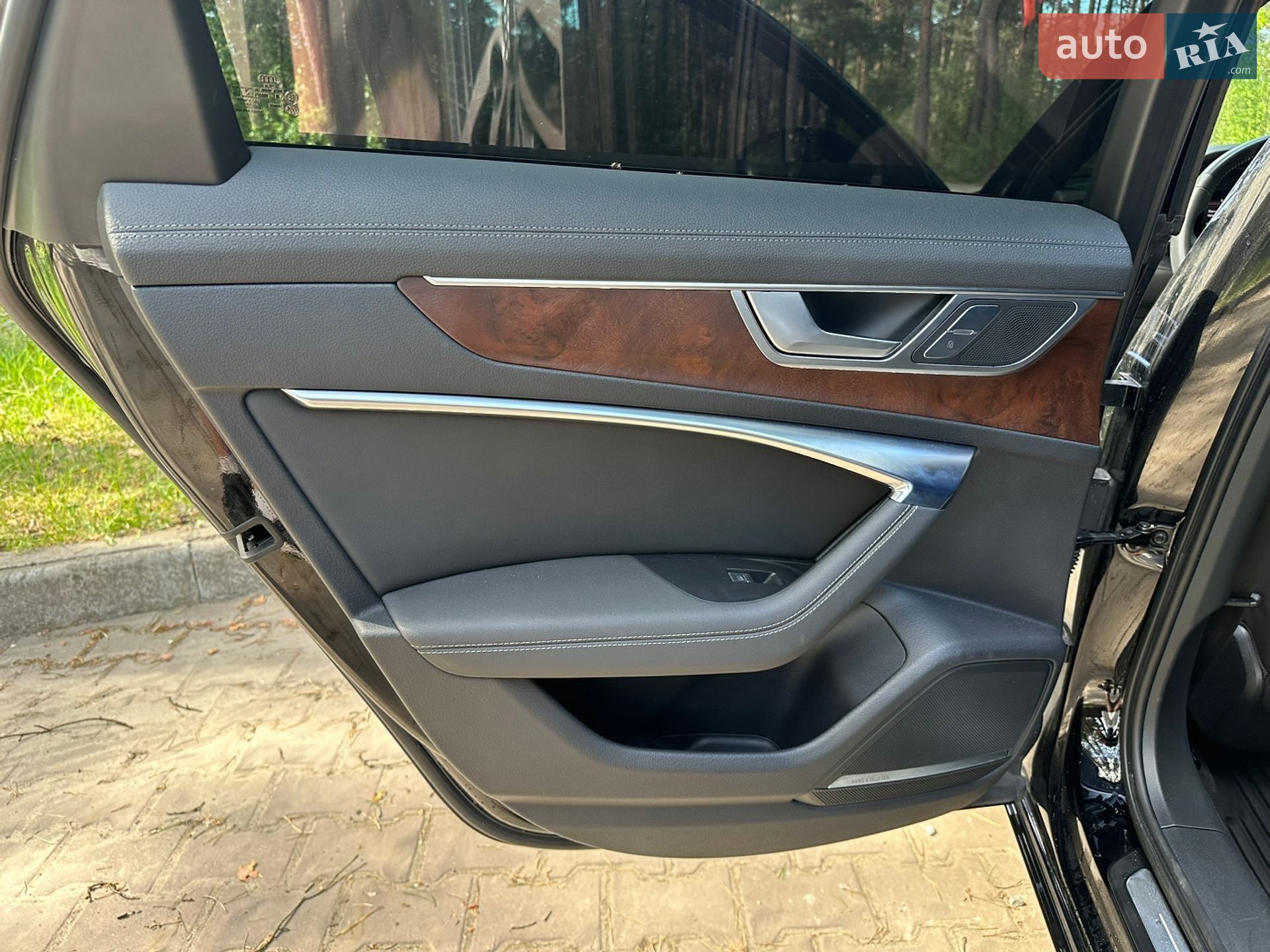Audi A6 2018 VIN WAUL2AF24KN056273 фото оголошення 26 з 36