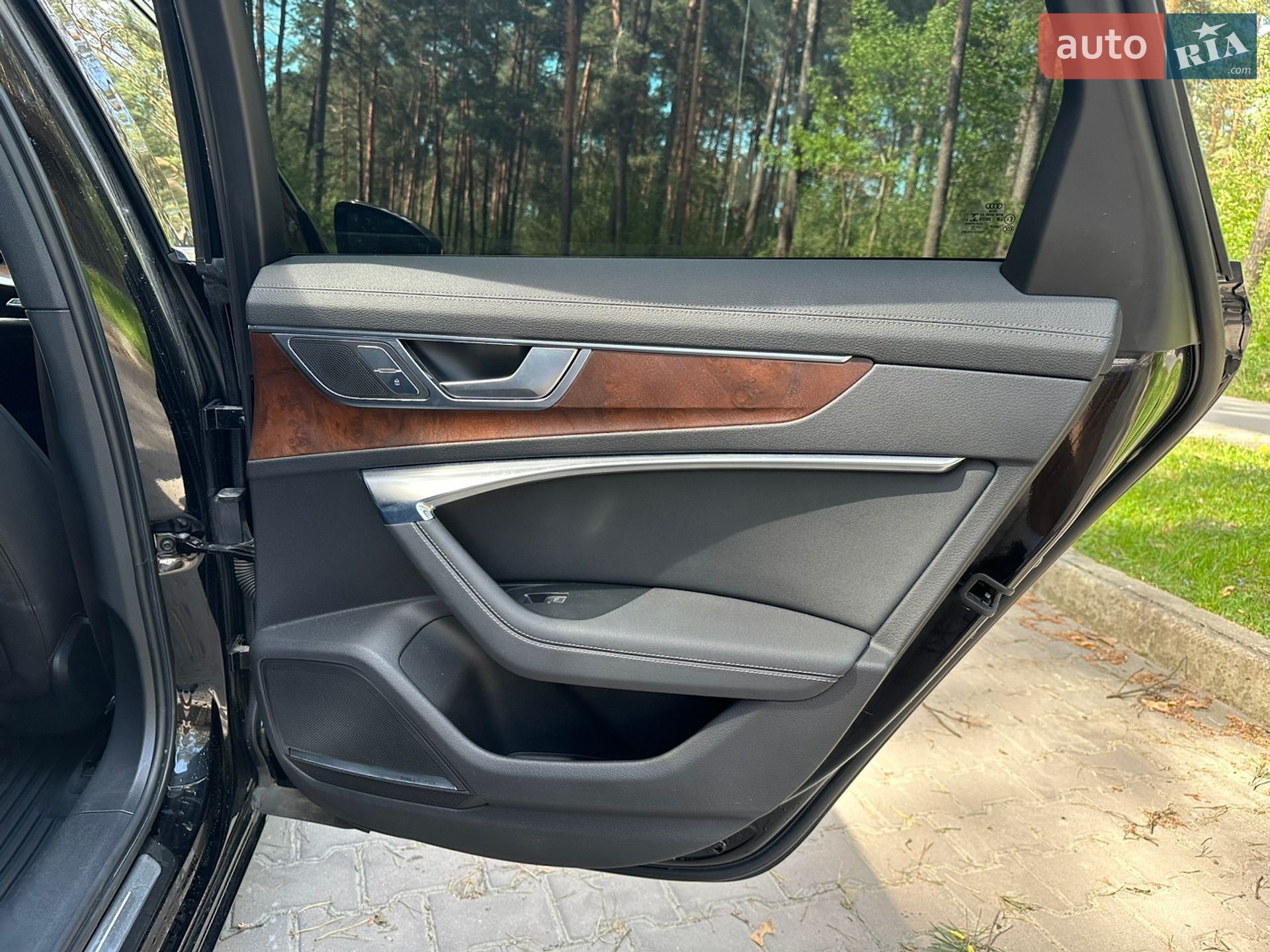 Audi A6 2018 VIN WAUL2AF24KN056273 фото оголошення 27 з 36