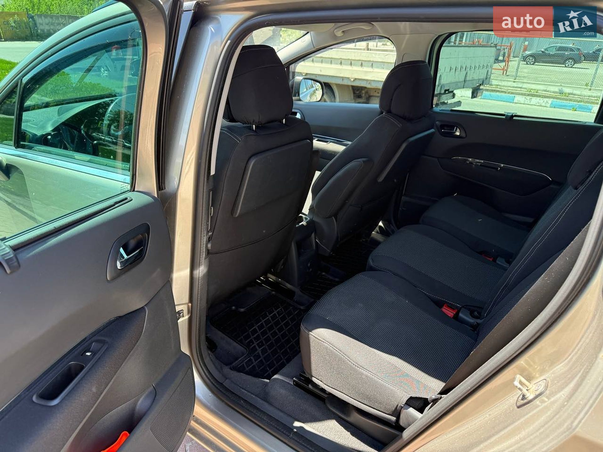 Peugeot 5008 2011 VIN VF30A9HR8BS243087 фото оголошення 13 з 17