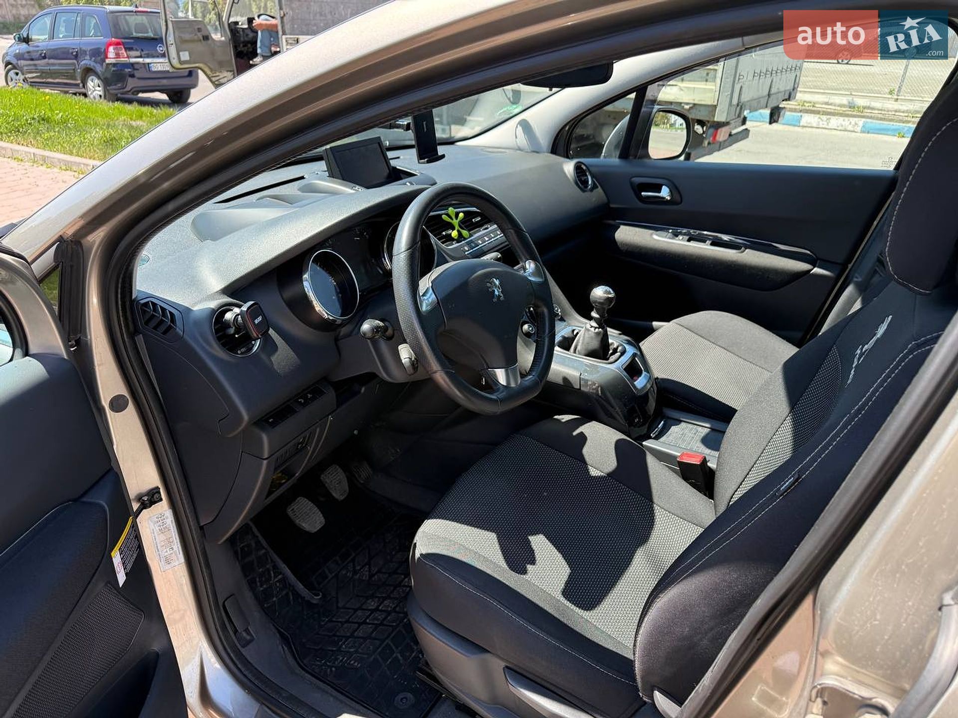 Peugeot 5008 2011 VIN VF30A9HR8BS243087 фото оголошення 10 з 17