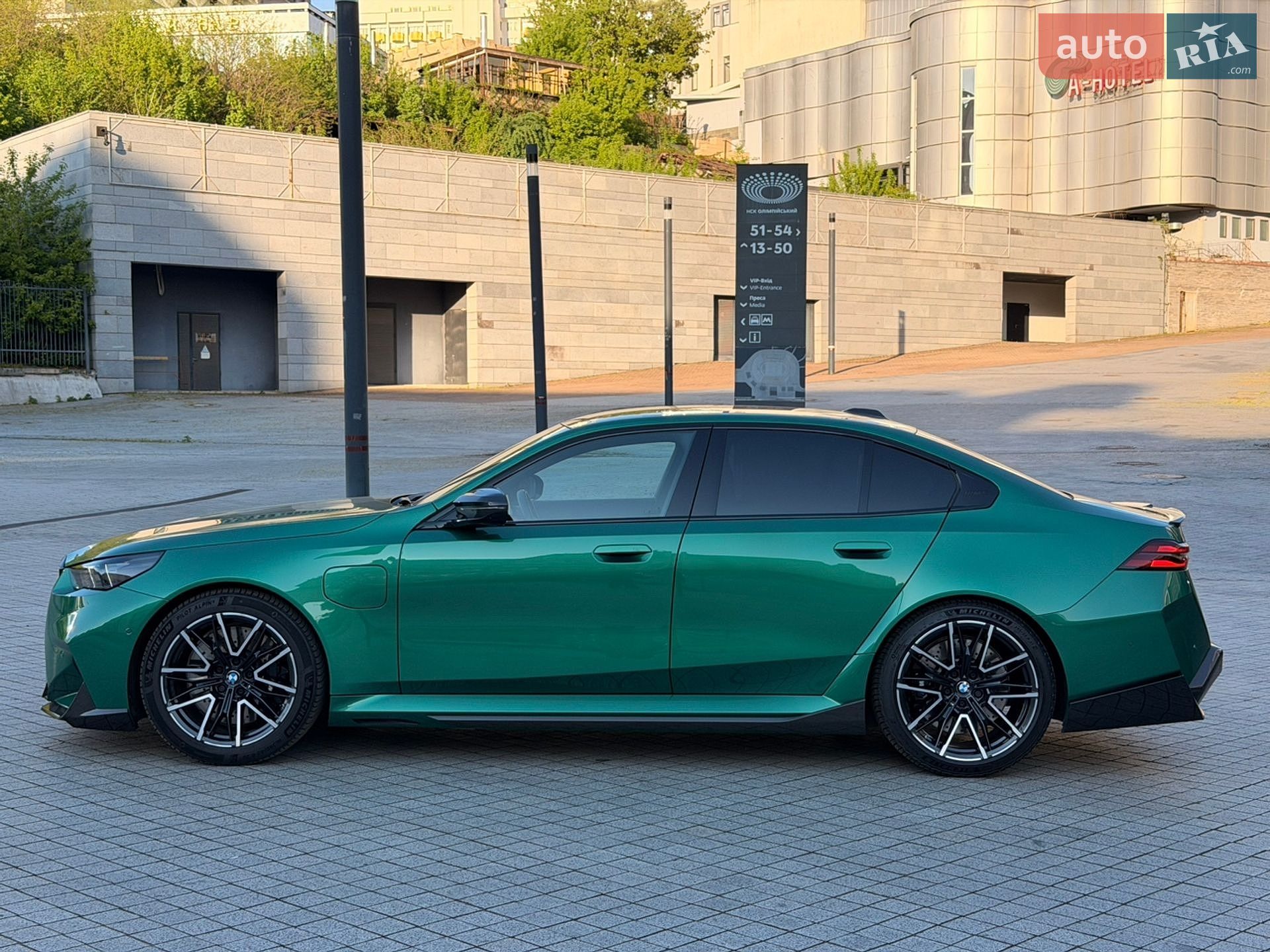 BMW M5 2024 VIN WBS81FK050CT94330 фото оголошення 4 з 47