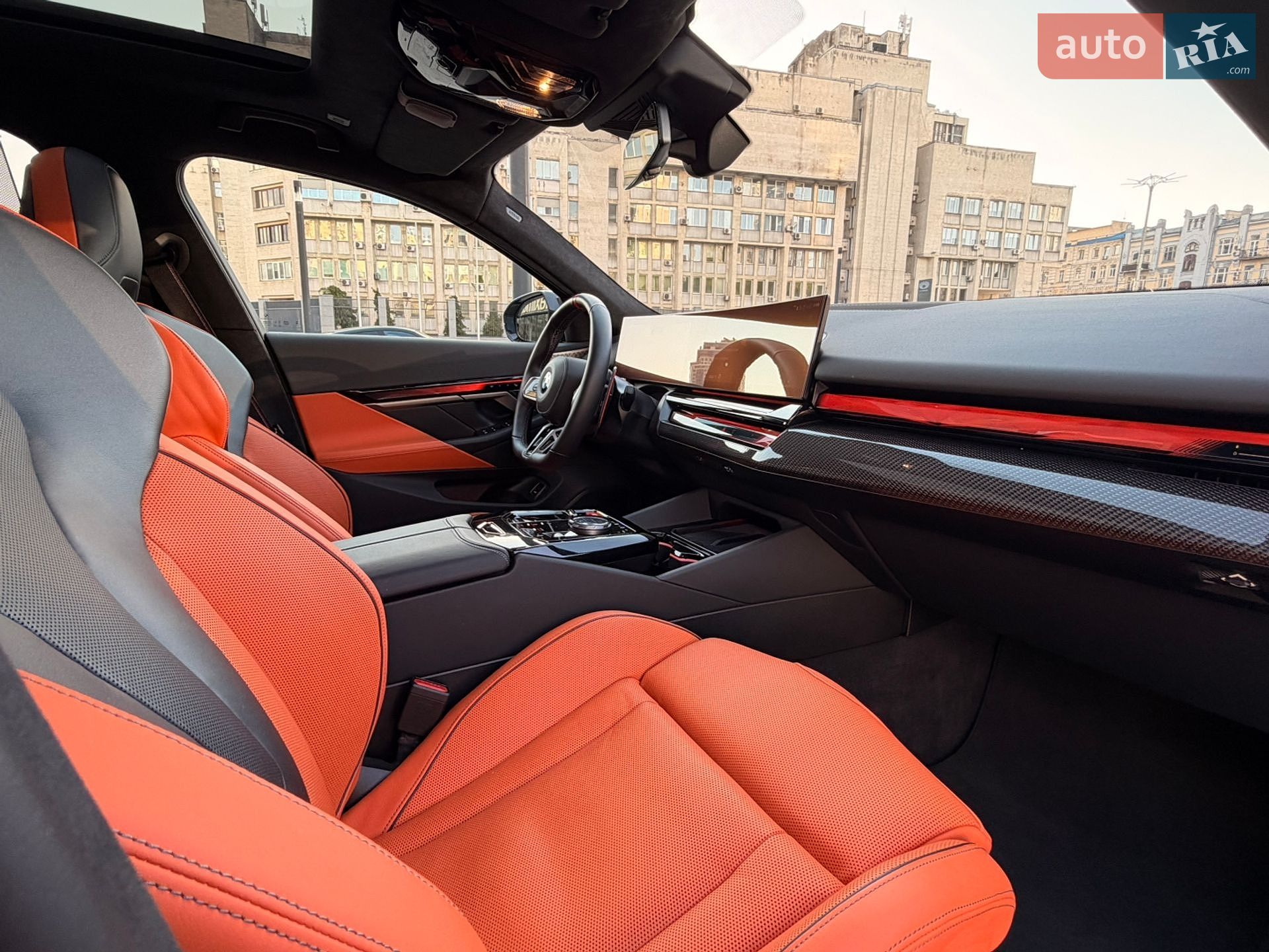 BMW M5 2024 VIN WBS81FK050CT94330 фото оголошення 46 з 47