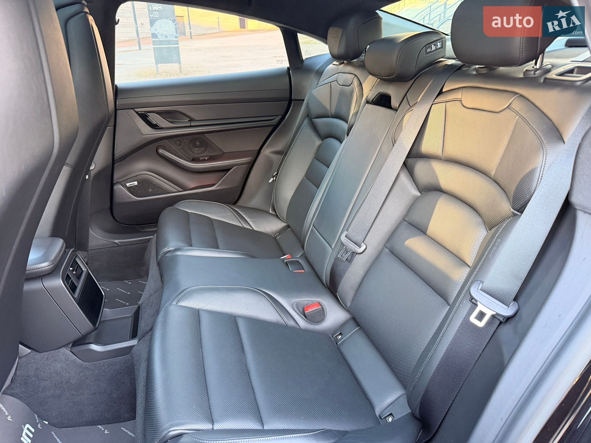 Porsche Taycan 2021 VIN WP0ZZZY1ZMSA58078 фото оголошення 24 з 36