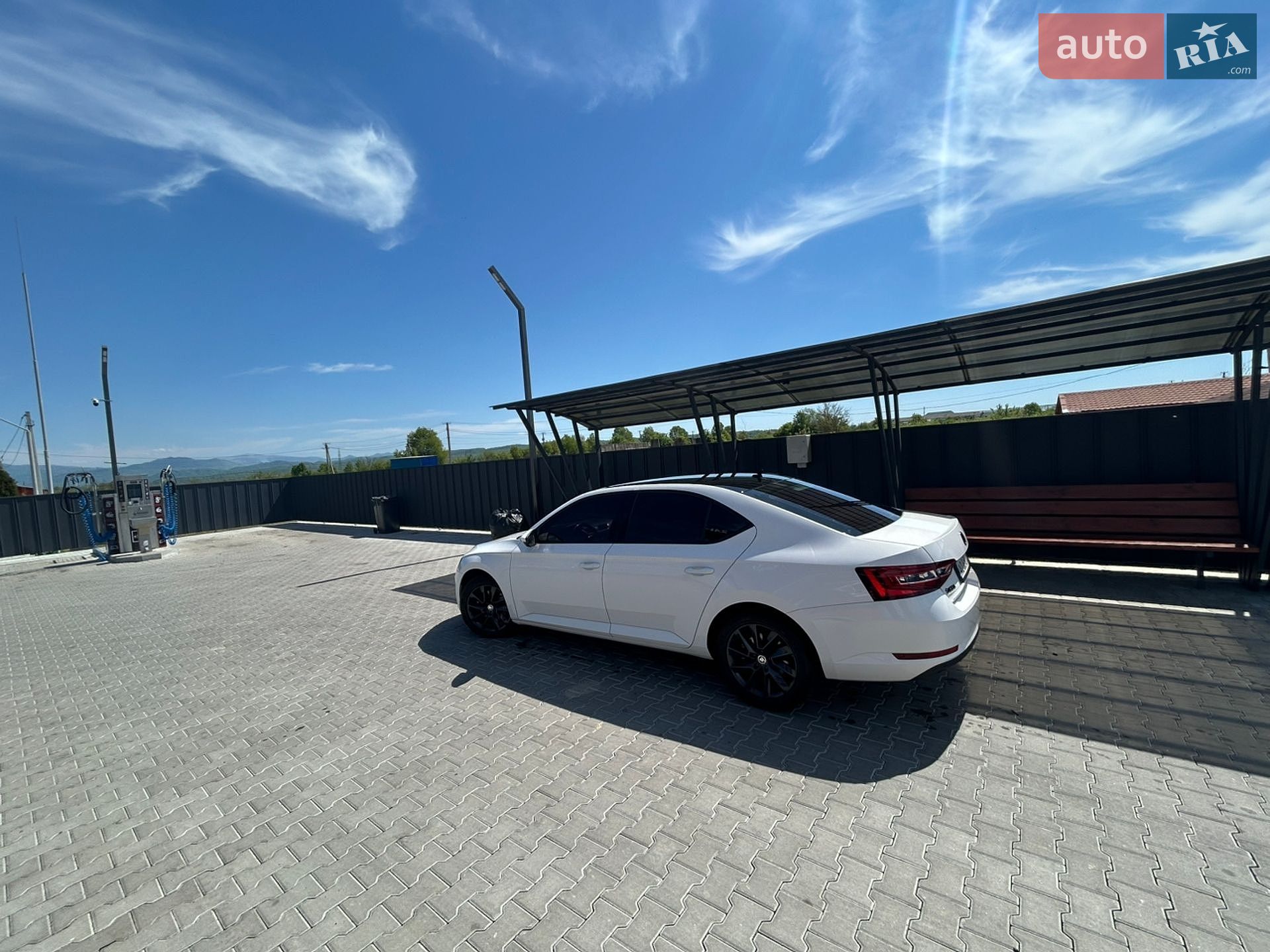 Skoda Superb 2018 VIN TMBAH7NP8K7024603 фото оголошення 4 з 17