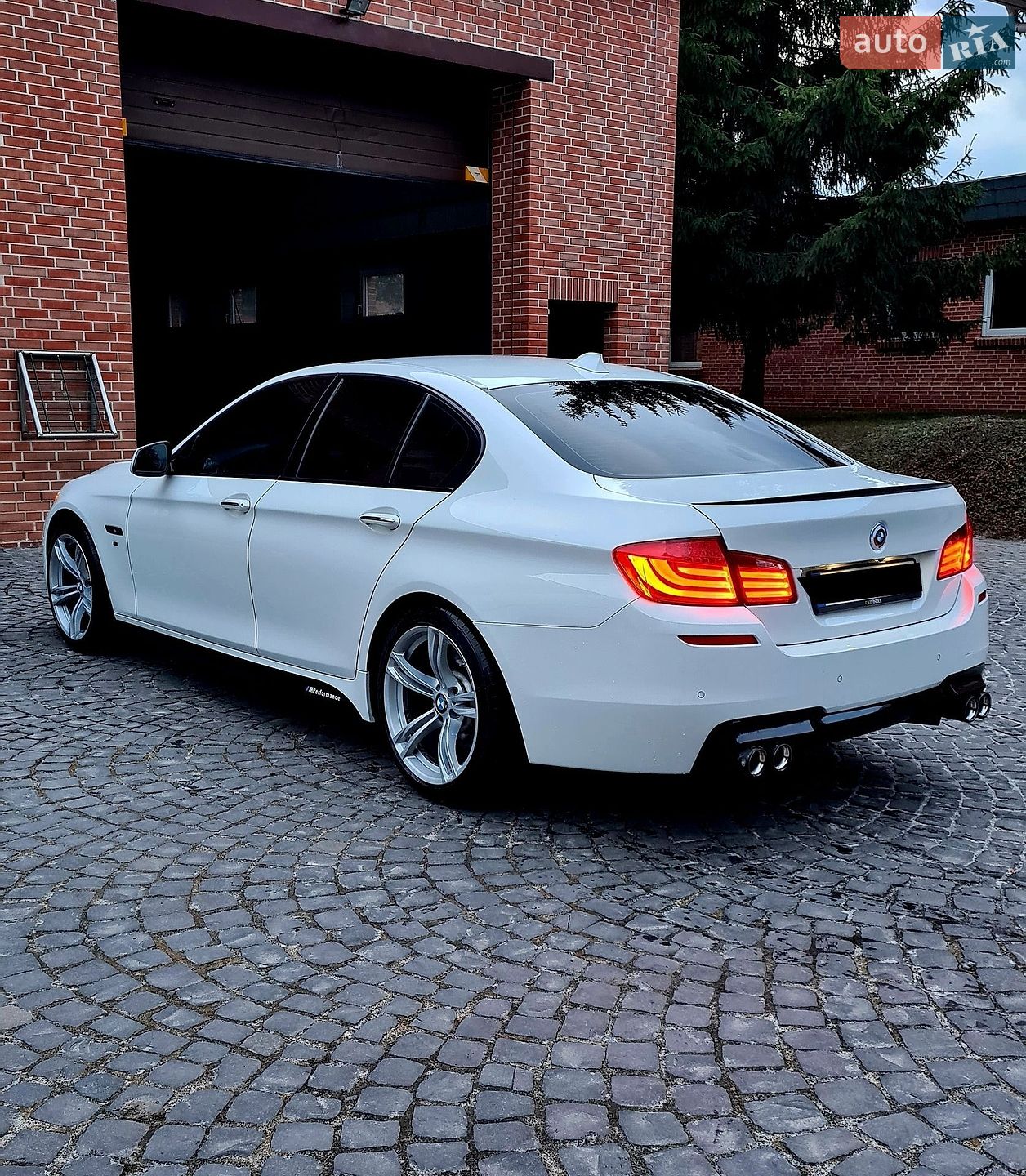 BMW 5 Series 2011 VIN WBAFR11070C858940 фото оголошення 5 з 44