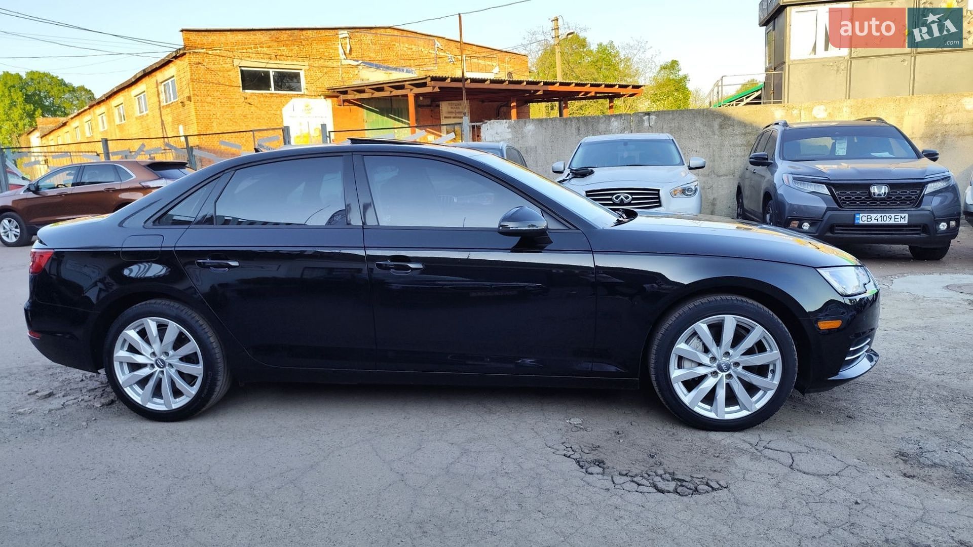 Audi A4 2017 VIN WAUGNAF4XHN015620 фото оголошення 5 з 28