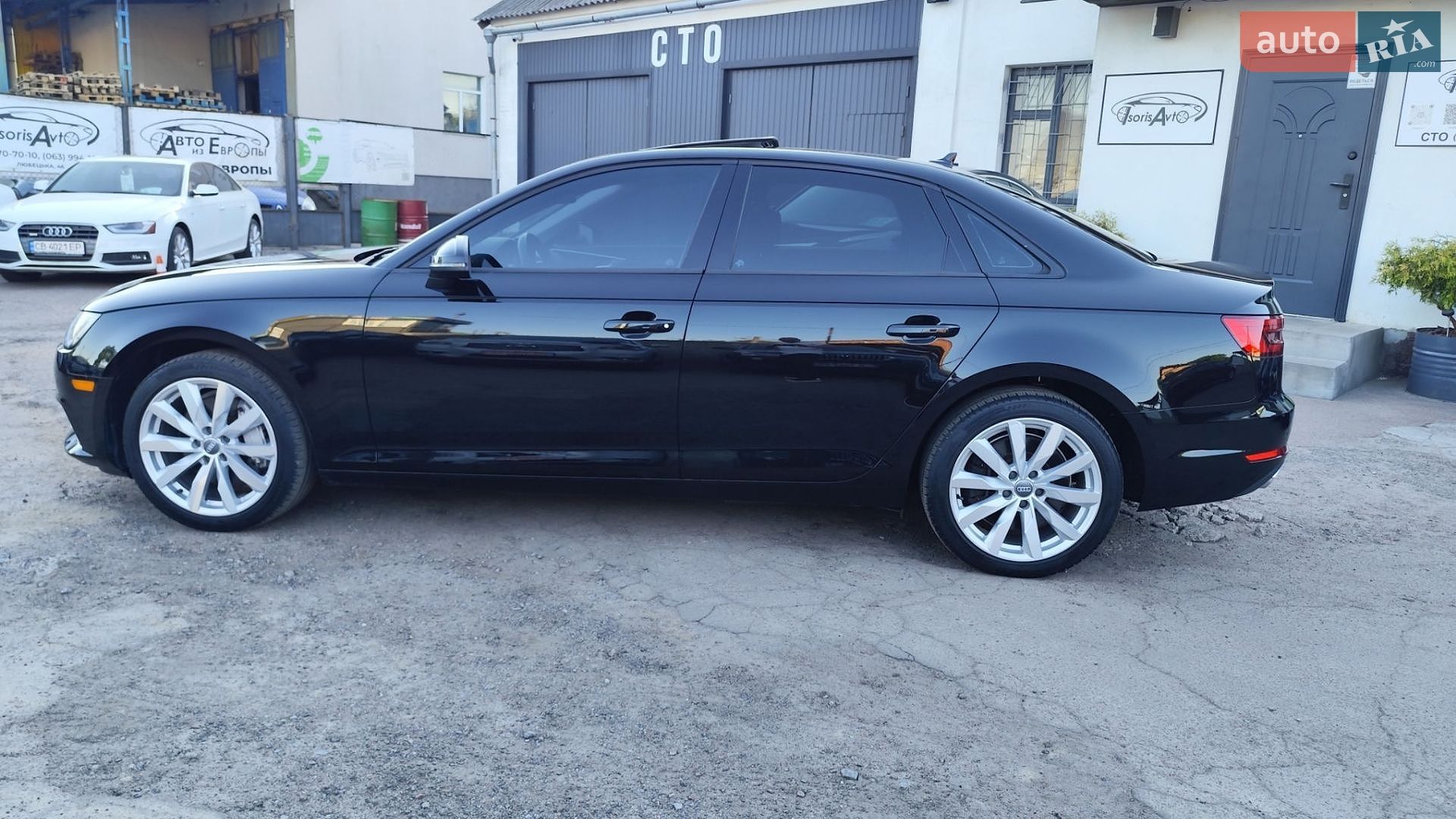 Audi A4 2017 VIN WAUGNAF4XHN015620 фото оголошення 7 з 28