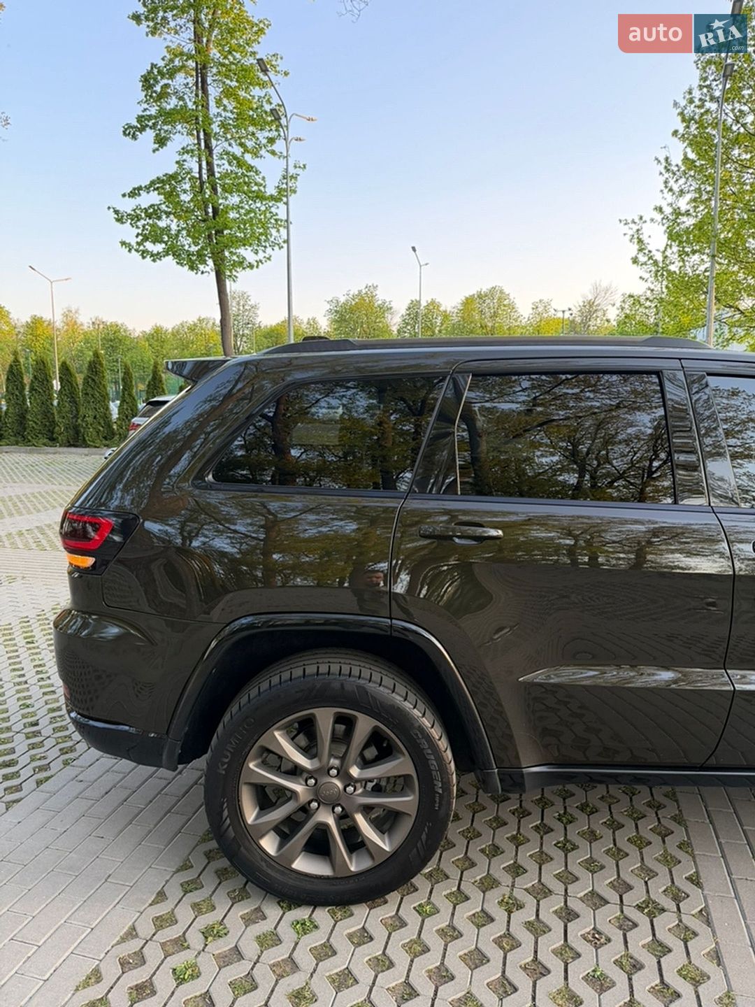 Jeep Grand Cherokee 2016 VIN 1C4RJFBG2GC431823 фото оголошення 4 з 35