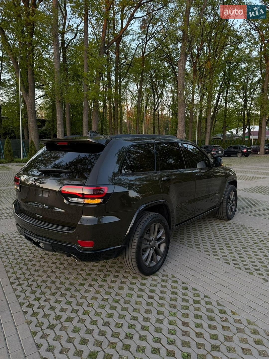 Jeep Grand Cherokee 2016 VIN 1C4RJFBG2GC431823 фото оголошення 13 з 35