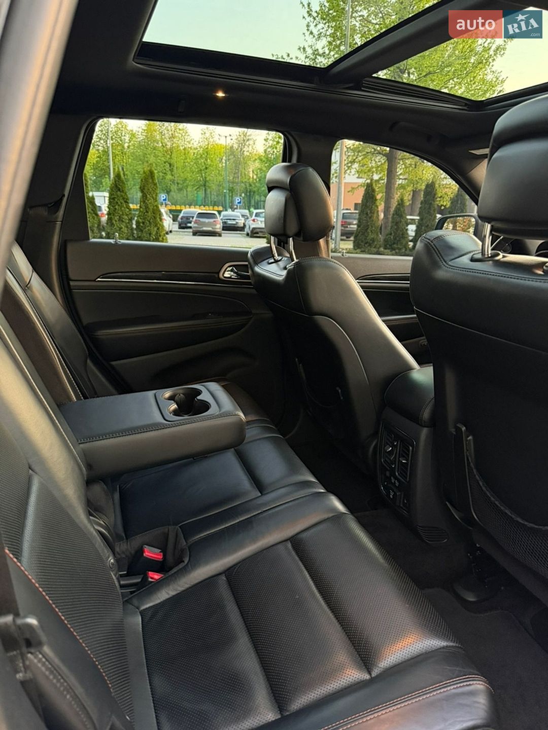 Jeep Grand Cherokee 2016 VIN 1C4RJFBG2GC431823 фото оголошення 29 з 35